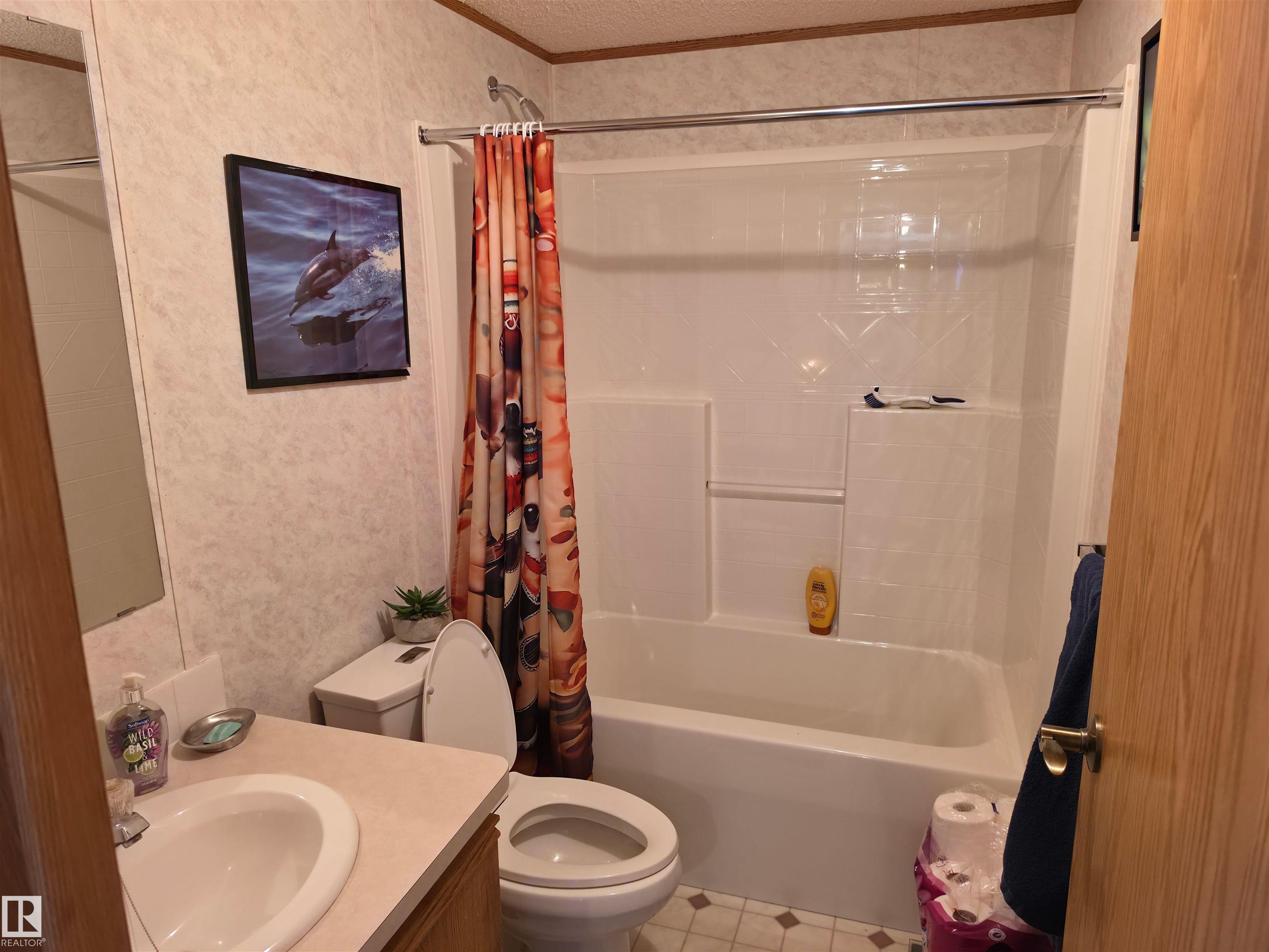 https://zimg.paragon.ice.com/ParagonImages/Property/PM/RAE/225412143/20/0/0/3ab54a223037707582beeb199c363c9a/1/48b78c0ecdd39c934a65b95d44d9e48f/225412143-9000ab4d-3f0e-4bf6-9bc5-0785b36fb9d9.JPG
