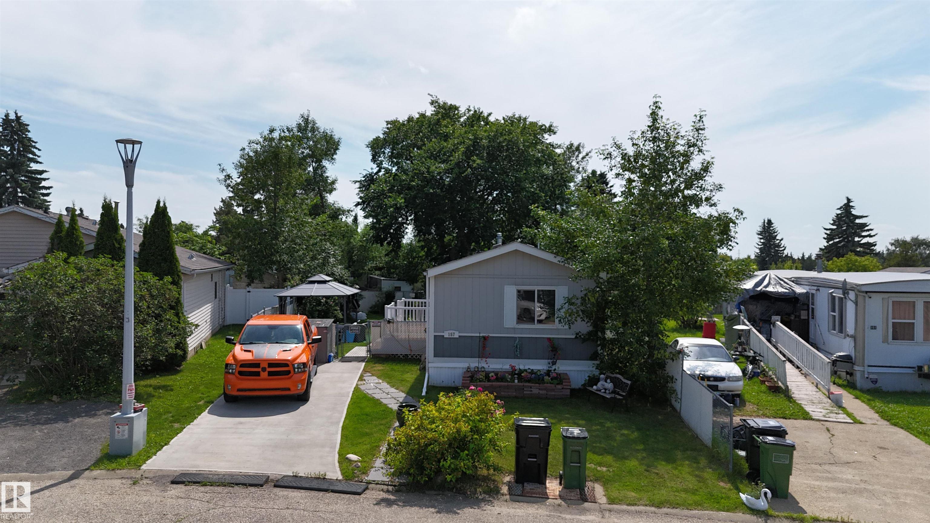 https://zimg.paragon.ice.com/ParagonImages/Property/PM/RAE/225412143/32/0/0/a82a81e1e315ad7841bbb0bfa84c822a/1/48b78c0ecdd39c934a65b95d44d9e48f/225412143-431c6051-1b7d-475c-8361-60a04ba180c2.JPG