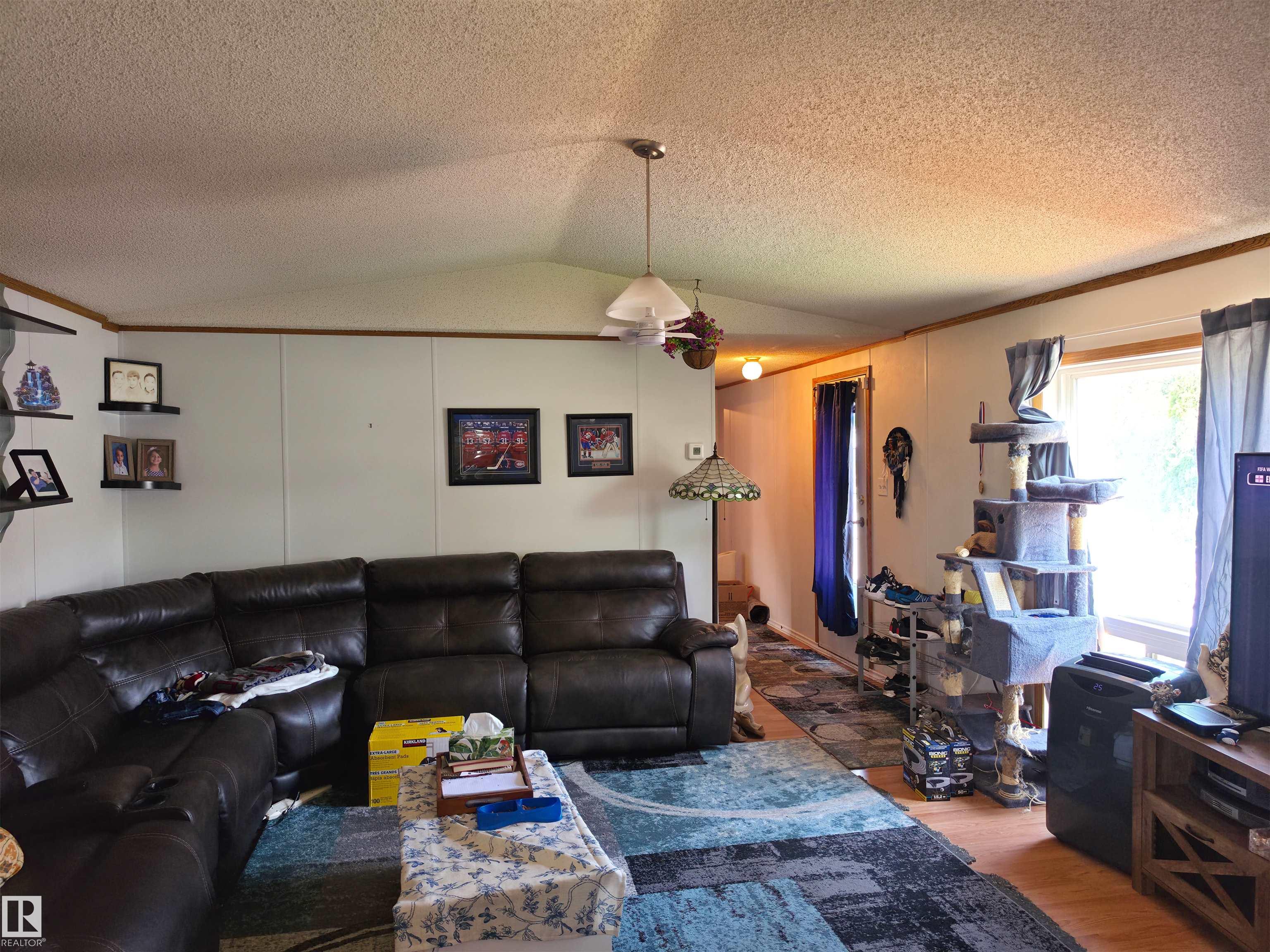 https://zimg.paragon.ice.com/ParagonImages/Property/PM/RAE/225412143/6/0/0/f0baf110eaa525f65ba7540e56d99ebd/1/48b78c0ecdd39c934a65b95d44d9e48f/225412143-80ae340a-f343-4d0a-b485-24b51990b08d.JPG