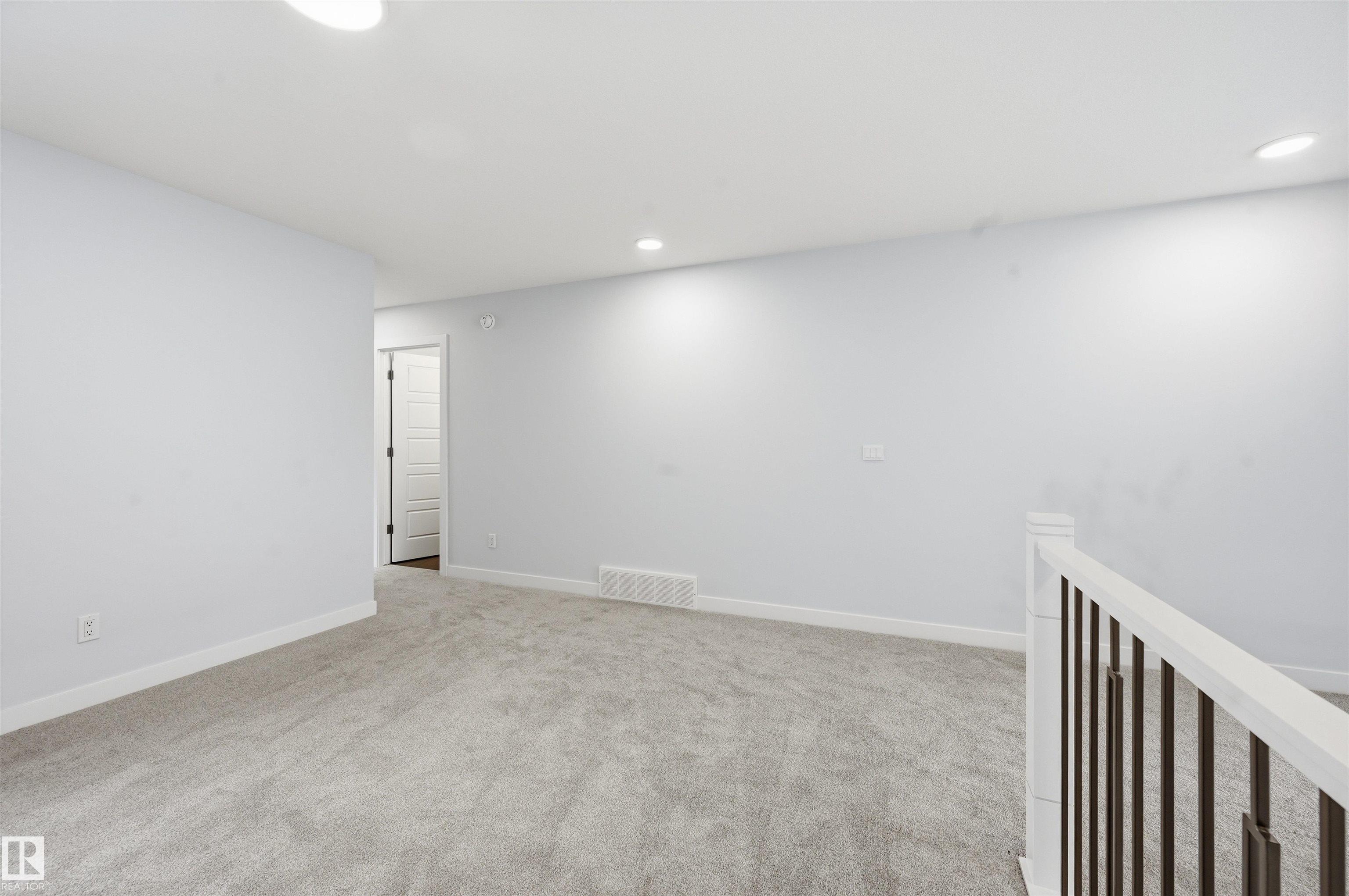 https://zimg.paragon.ice.com/ParagonImages/Property/PM/RAE/225412153/23/0/0/daf104b948025f807606eb4bce808cfa/1/b68e77ed436e632874cfaa05ba676499/225412153-9317AA81-01FF-4E37-9B53-024A2C94D4A5.JPG