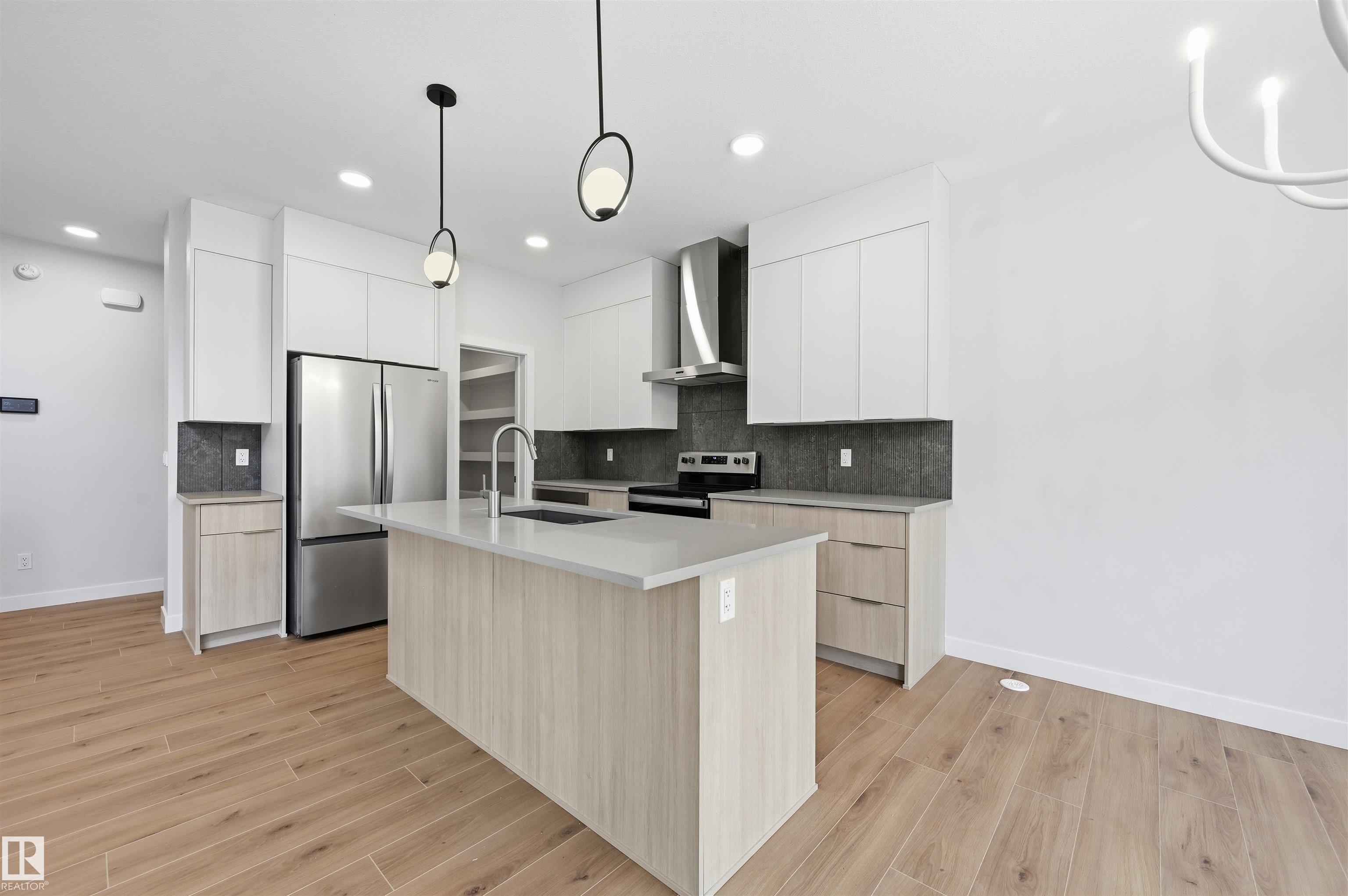 https://zimg.paragon.ice.com/ParagonImages/Property/PM/RAE/225412153/8/0/0/b520b4201d325e8050dc9c58c9d70aed/1/b68e77ed436e632874cfaa05ba676499/225412153-0424502E-420A-4086-82DB-E269181C8E62.JPG