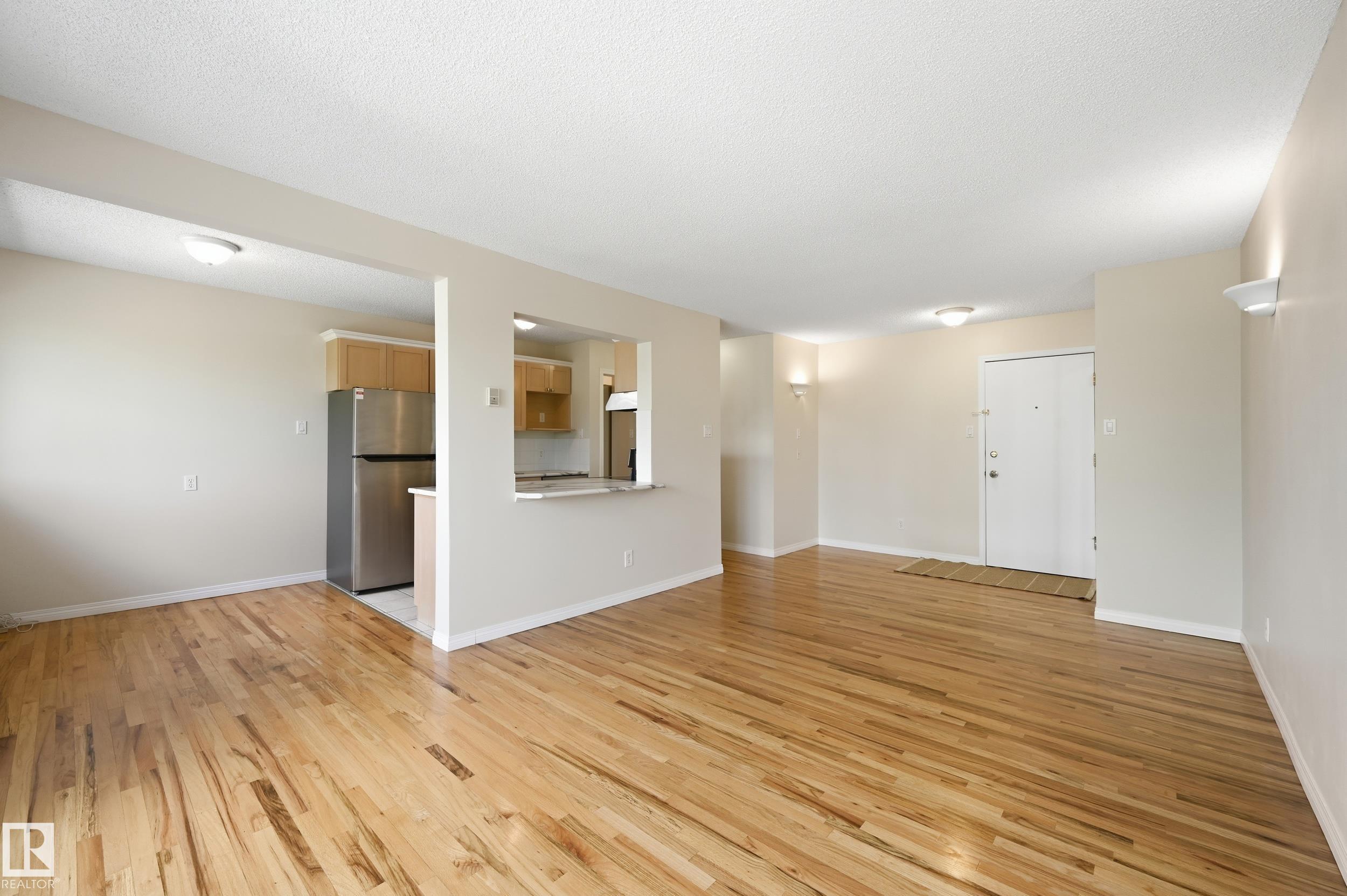 https://zimg.paragon.ice.com/ParagonImages/Property/PM/RAE/225412154/3/0/0/887488407bb27bc183c53410212fd4c6/1/defc7ac616cf11d1fe1847e4395b06d4/225412154-8b235928-496a-4c66-857f-f37dde4ea6e9.JPG