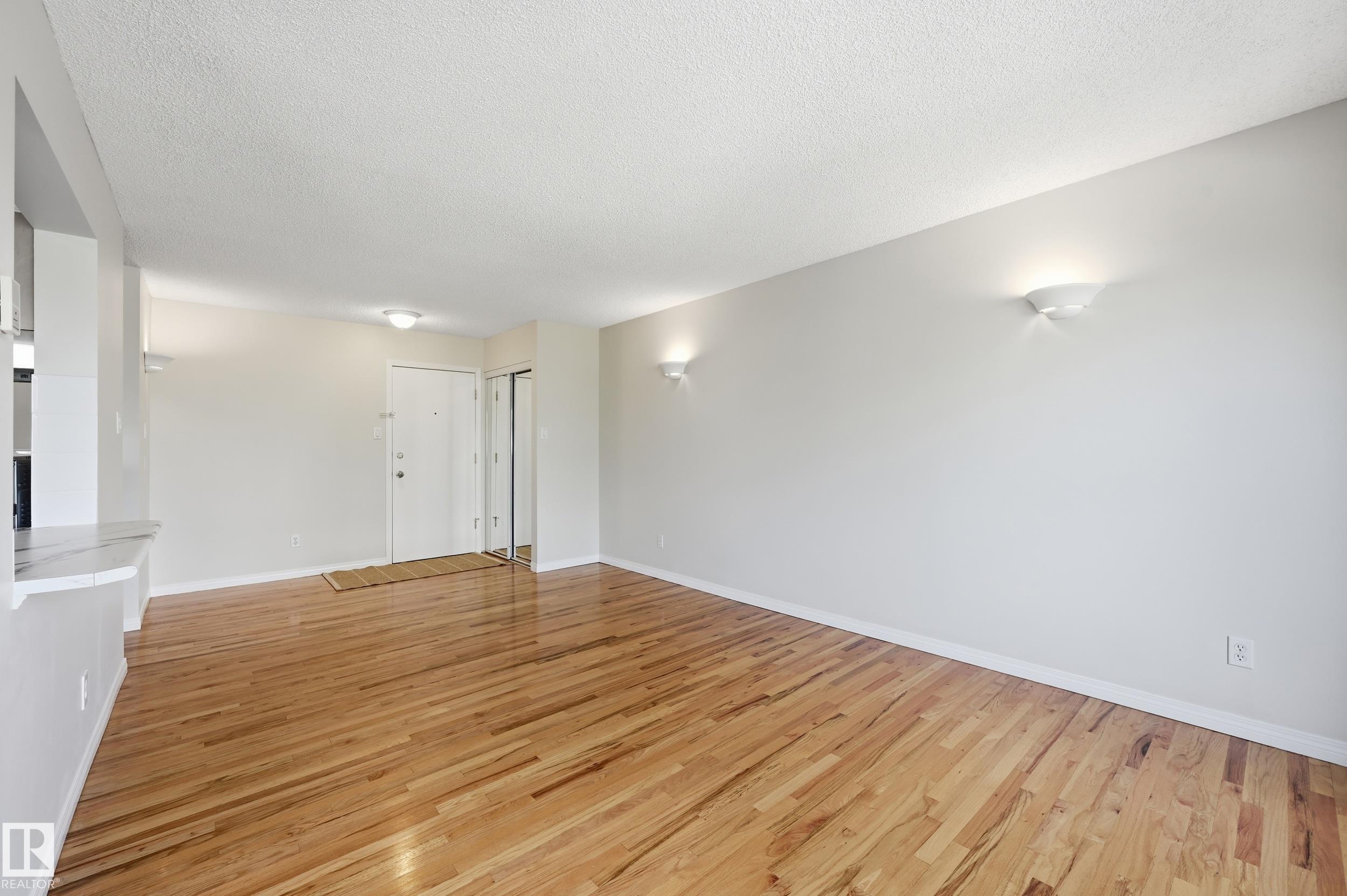 https://zimg.paragon.ice.com/ParagonImages/Property/PM/RAE/225412154/4/0/0/caceffb5d0a6cb384d9e321f5083f371/1/defc7ac616cf11d1fe1847e4395b06d4/225412154-a694a229-8c57-4602-9b44-52d0070c145f.JPG
