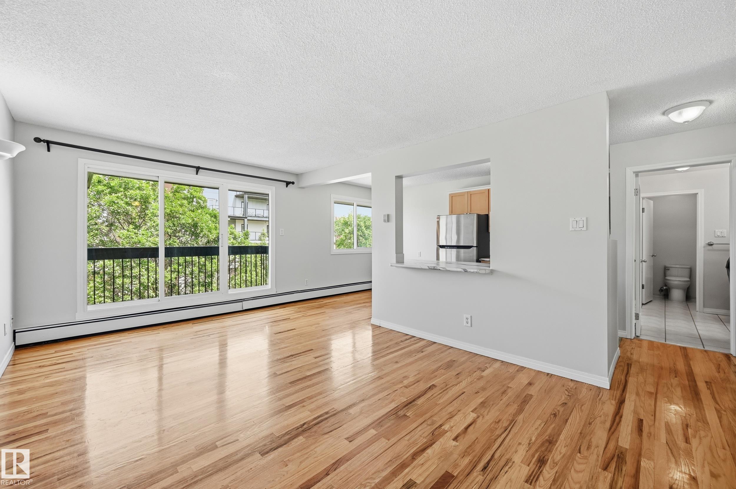 https://zimg.paragon.ice.com/ParagonImages/Property/PM/RAE/225412154/6/0/0/a7f12c6991d6ea97450e23fbcbfef028/1/defc7ac616cf11d1fe1847e4395b06d4/225412154-9c5acb98-3186-4b6b-875a-ed712468343c.JPG