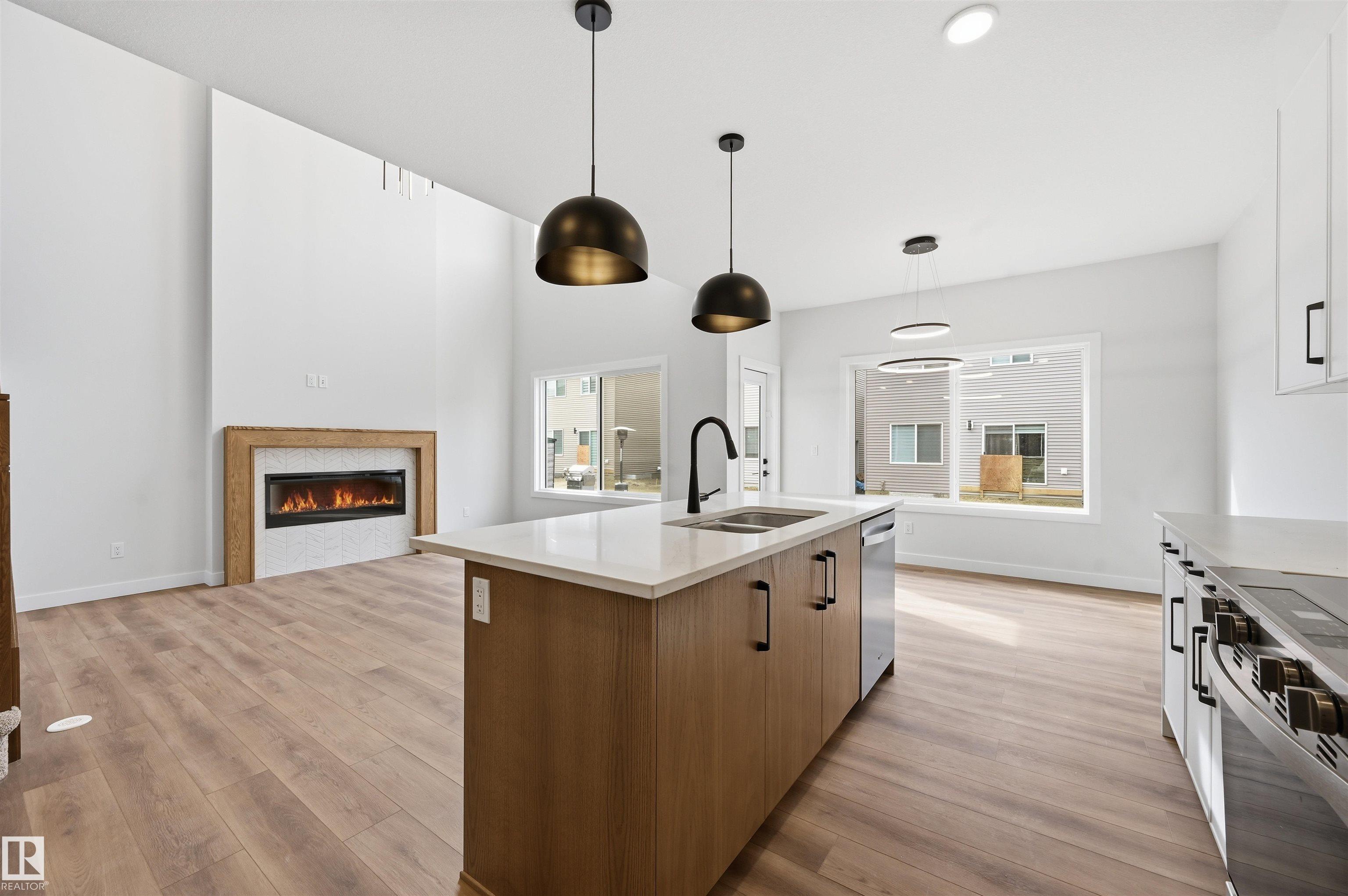 https://zimg.paragon.ice.com/ParagonImages/Property/PM/RAE/225412156/13/0/0/3e284f301c28332644455cb98be5a3f9/1/e0a4f7f2aa498a57d29961d1055649a6/225412156-92092384-EB83-480B-872A-27BF90D3C6D9.JPG