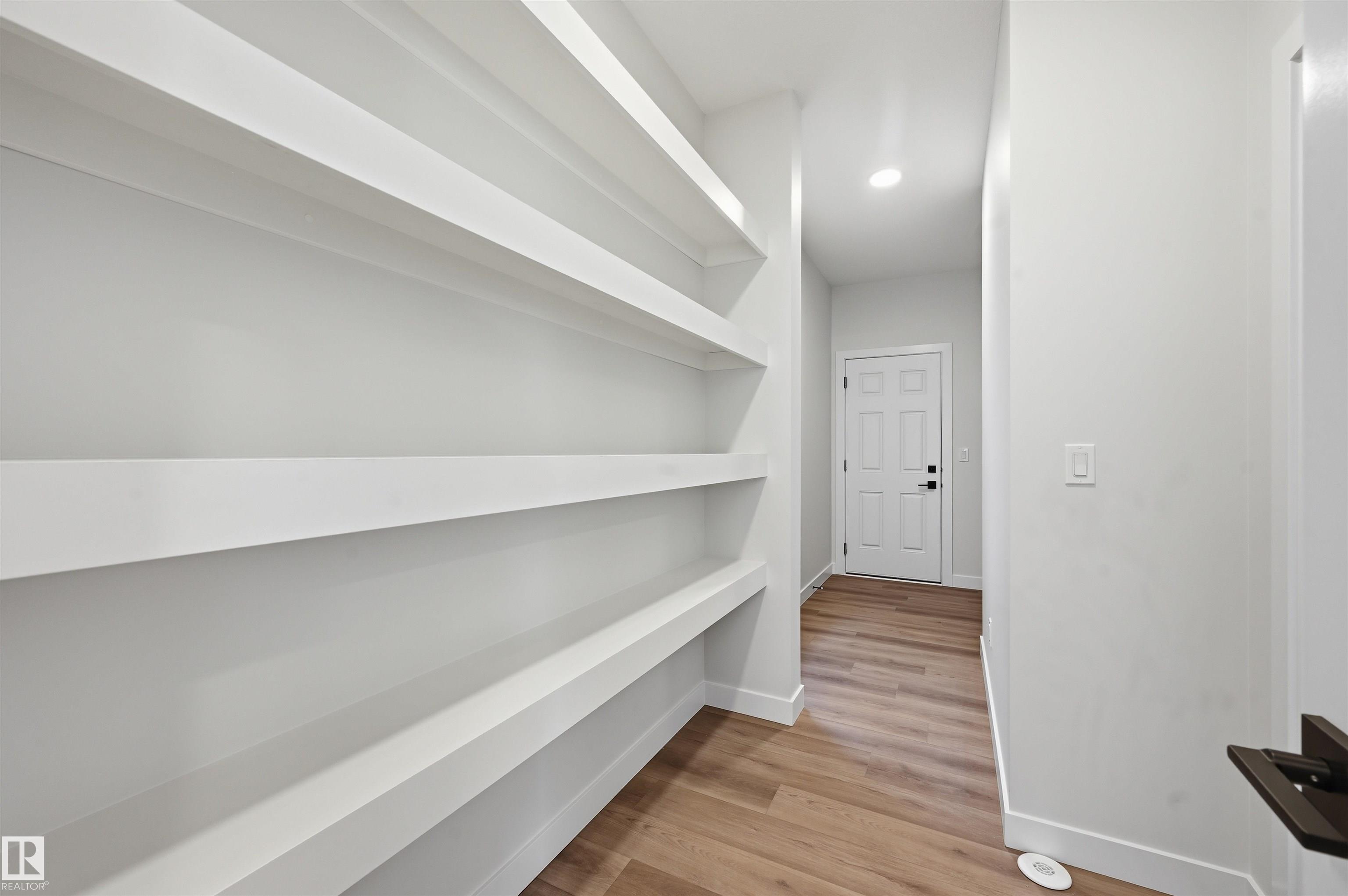 https://zimg.paragon.ice.com/ParagonImages/Property/PM/RAE/225412156/14/0/0/3d2045a951b01aab48c5b19180b6a977/1/e0a4f7f2aa498a57d29961d1055649a6/225412156-444D8CA4-1D85-40F0-88A8-BE27FA0083AC.JPG