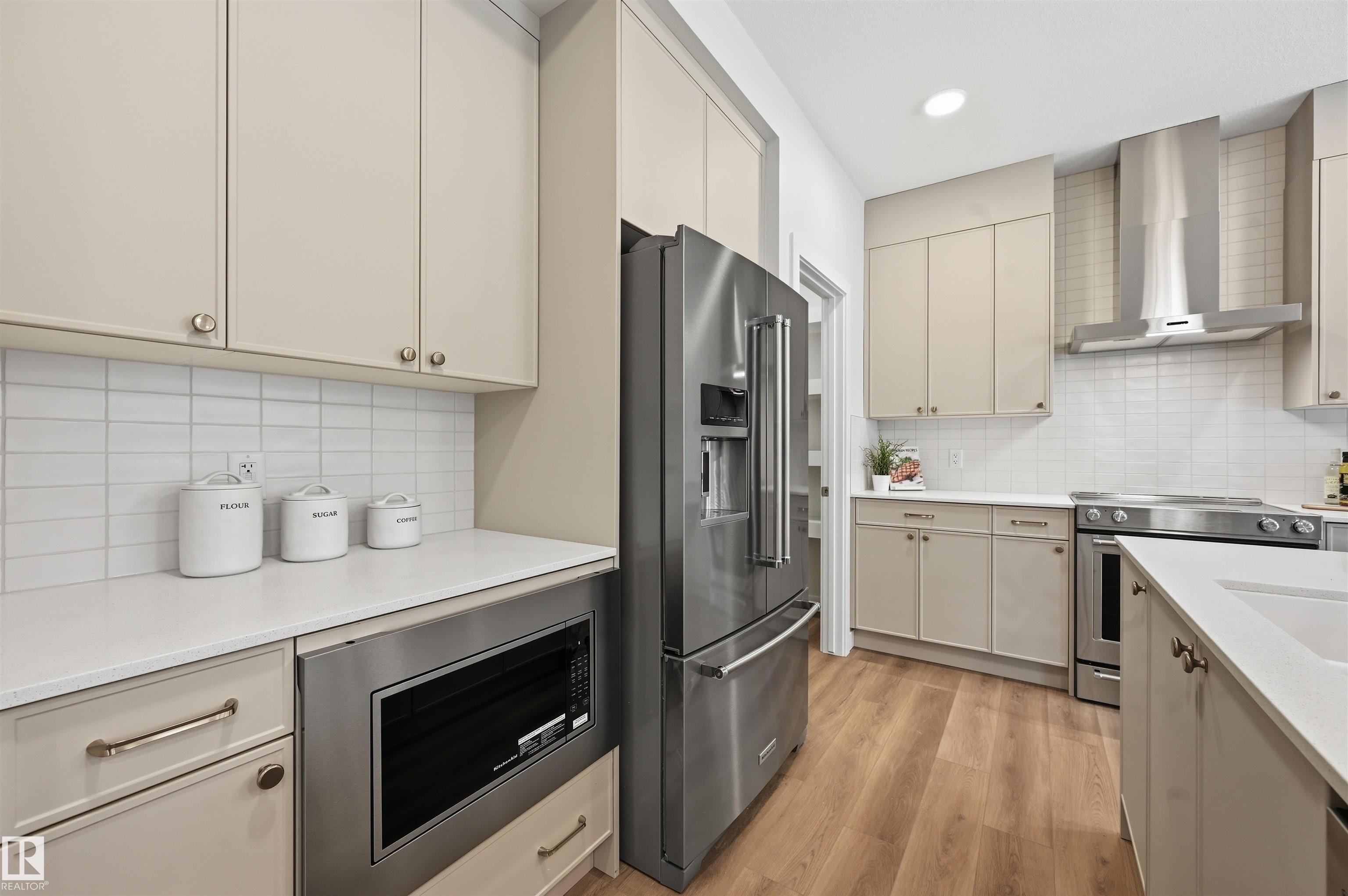 https://zimg.paragon.ice.com/ParagonImages/Property/PM/RAE/225412158/13/0/0/94235ba83c73e16217b5b52c9007b791/1/d10338b5c51151324c1e5110d5307050/225412158-189DB7E9-43DF-41FE-B488-94BE5C4F79FC.JPG