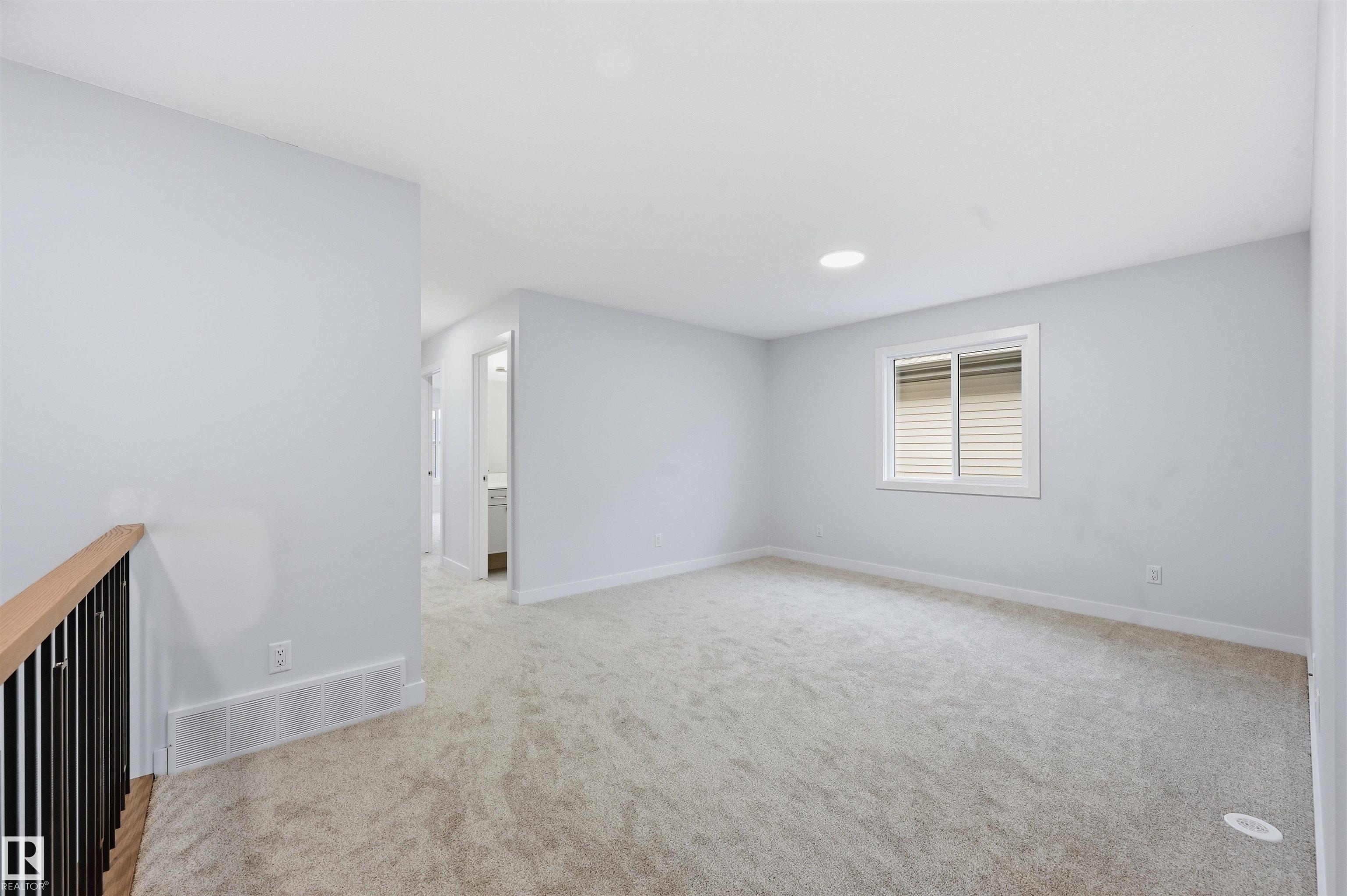 https://zimg.paragon.ice.com/ParagonImages/Property/PM/RAE/225412158/25/0/0/c1cb31587e3f47e295e63020a808aedb/1/d10338b5c51151324c1e5110d5307050/225412158-829BC3FF-45E7-4D84-99B3-DF01EF8A7A46.JPG