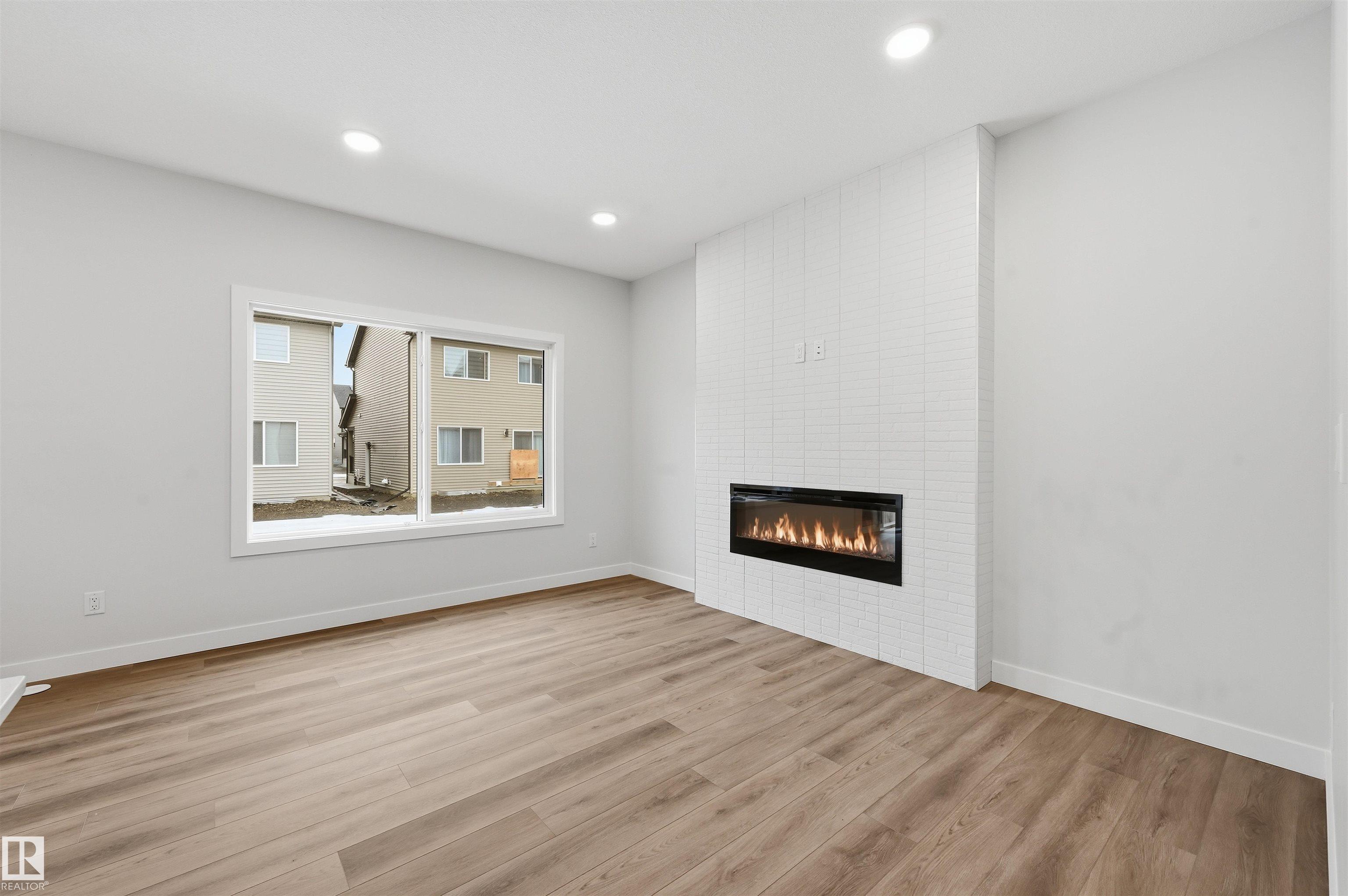 https://zimg.paragon.ice.com/ParagonImages/Property/PM/RAE/225412158/4/0/0/1b7cfd1217af4dbd548a2887e6b909ea/1/d10338b5c51151324c1e5110d5307050/225412158-D4810BC5-358E-45DC-BF26-A1AA88946296.JPG