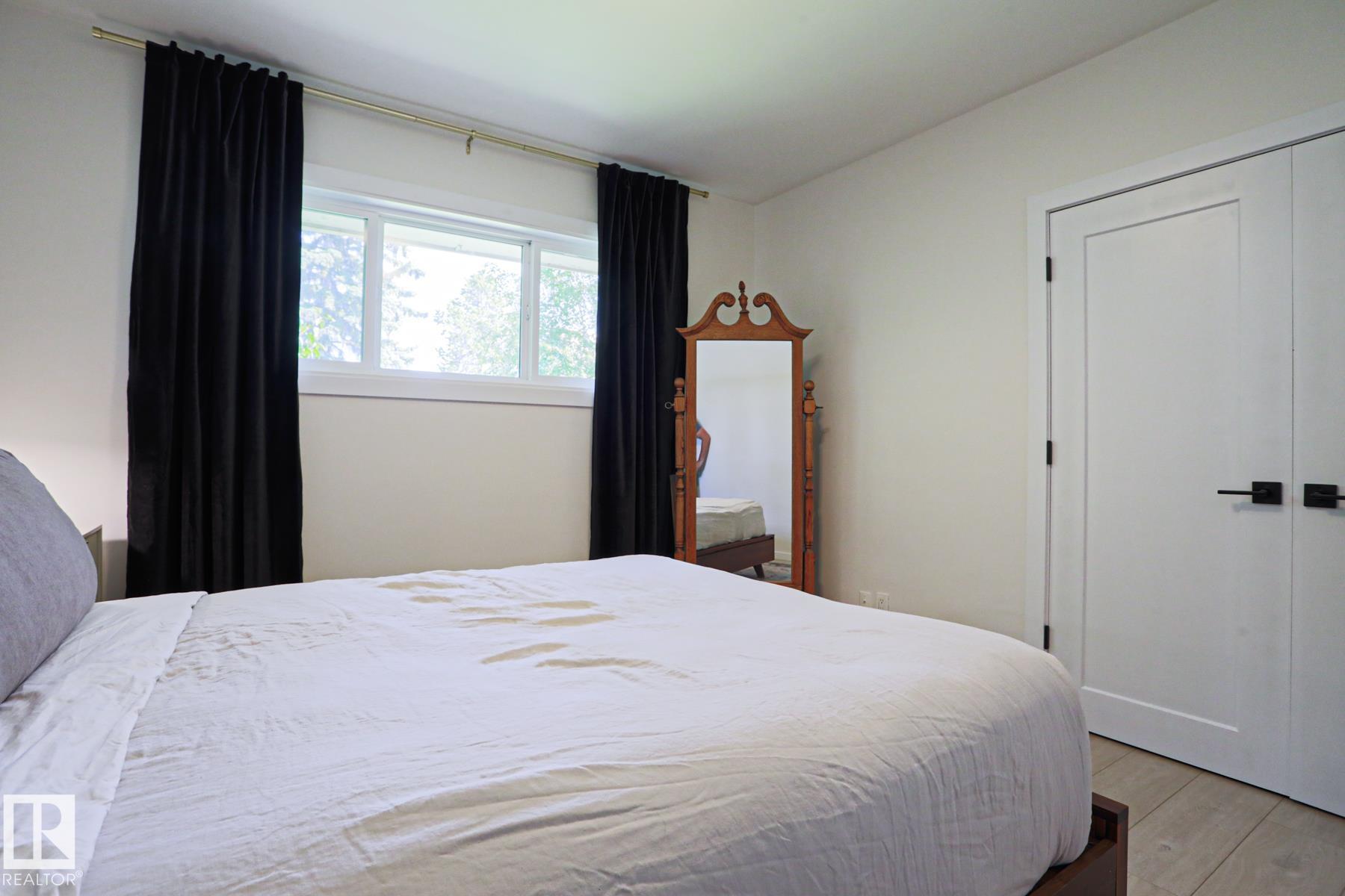 Photo 11 at 11142 51 Street NW, Highlands, Edmonton