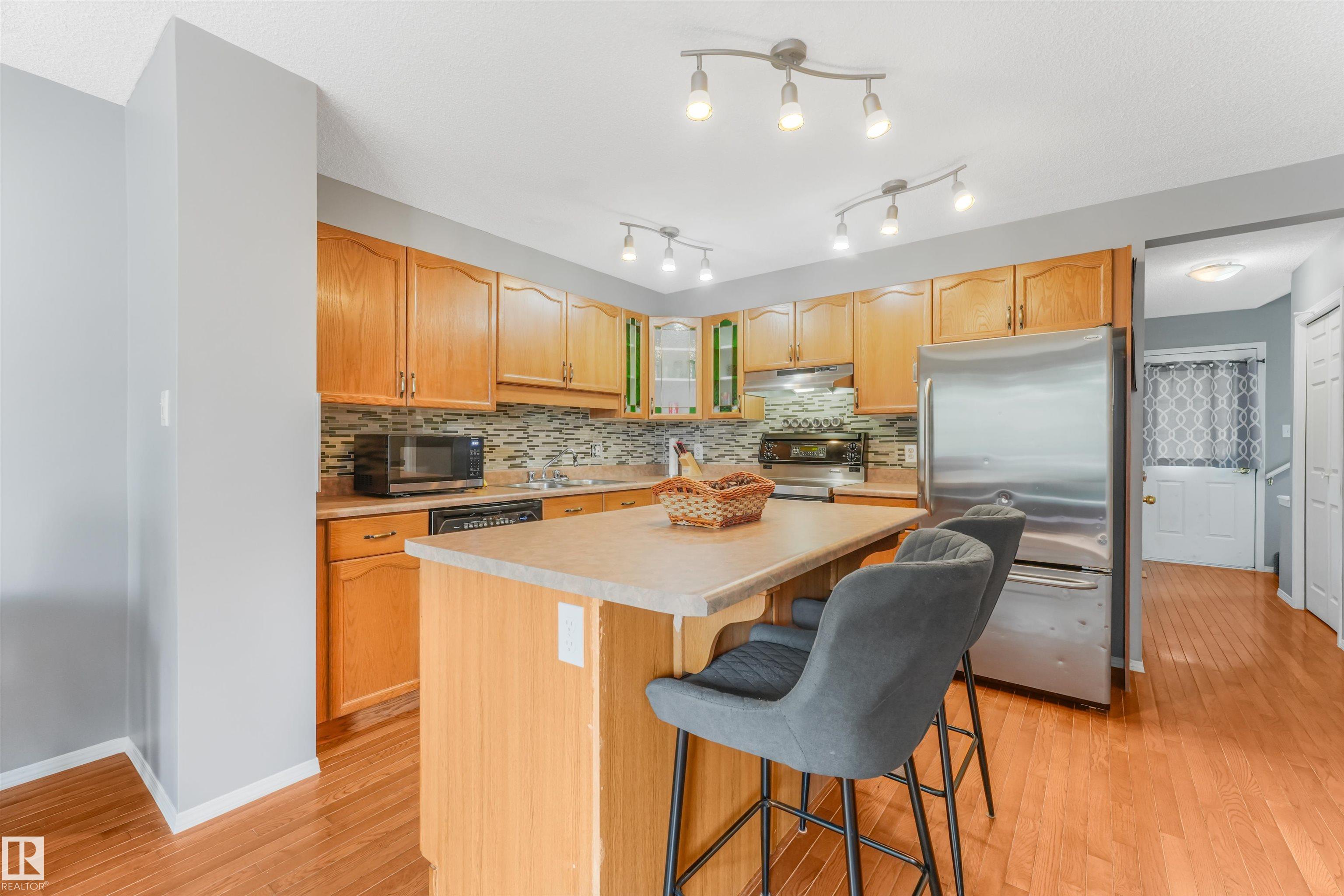 Photo 10 at 19 - 15215 126 Street NW, Baranow, Edmonton