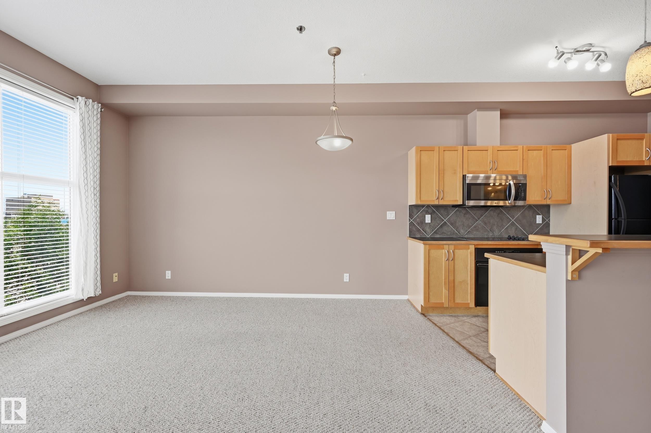https://zimg.paragon.ice.com/ParagonImages/Property/PM/RAE/225412205/12/0/0/39b55b3bb7811f2bef283df7cfff1b1c/1/482da28433db10ec2348de611d00078a/225412205-5c2abdfb-922f-4476-b147-21eb57bad0cc.JPG