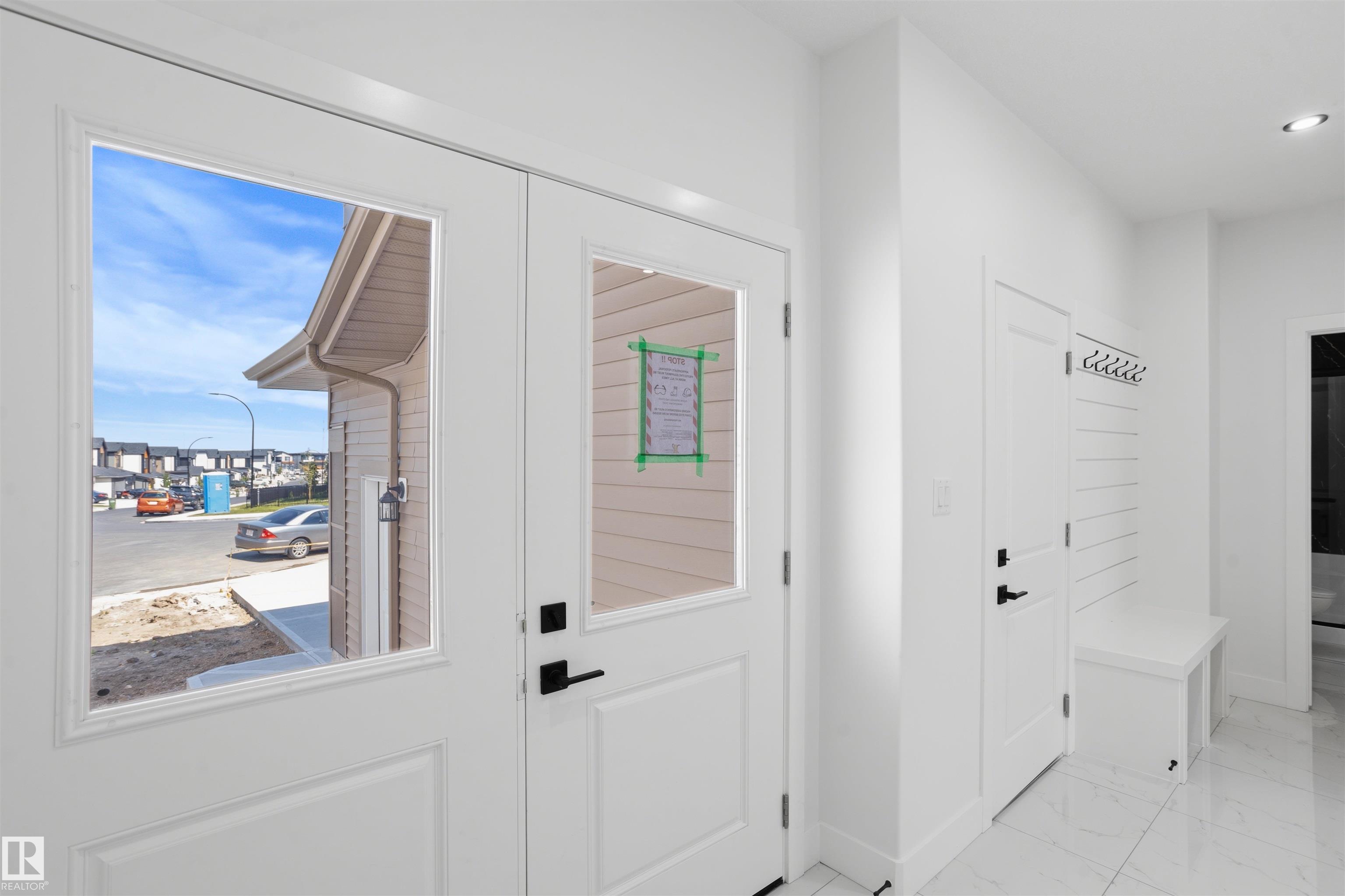 3235 5 Avenue SW, Alces, Edmonton