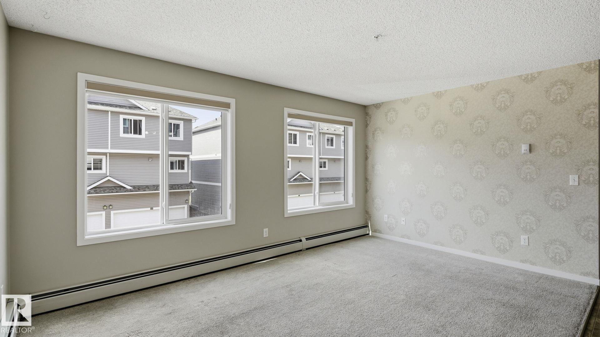 https://zimg.paragon.ice.com/ParagonImages/Property/PM/RAE/225412221/13/0/0/09049660a6f677861f5595a84ed61019/1/17dd3368420f780cb094f137461c798e/225412221-de49f939-4d42-4f27-8910-f453b7a76239.JPG