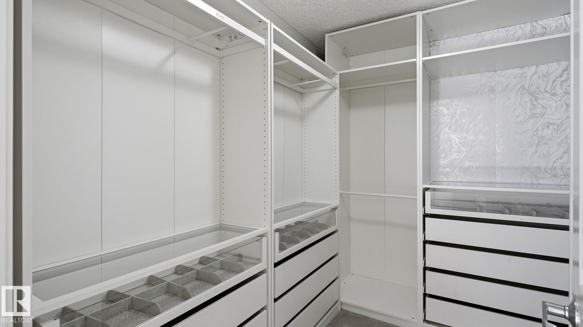 https://zimg.paragon.ice.com/ParagonImages/Property/PM/RAE/225412221/19/0/0/03a5a8a47cfc8998ccb049a335880d71/1/17dd3368420f780cb094f137461c798e/225412221-e753e068-0ffb-426e-9b8f-6a709a7777af.JPG