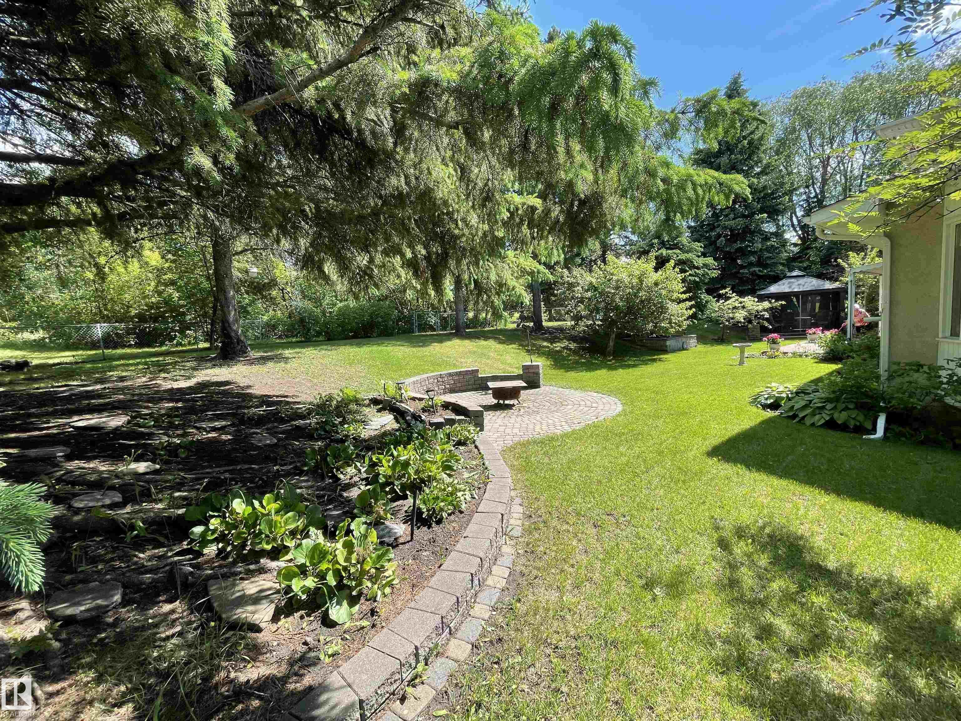 Photo 33 at 205 Manor Court NW, Mills Haven, Sherwood Park