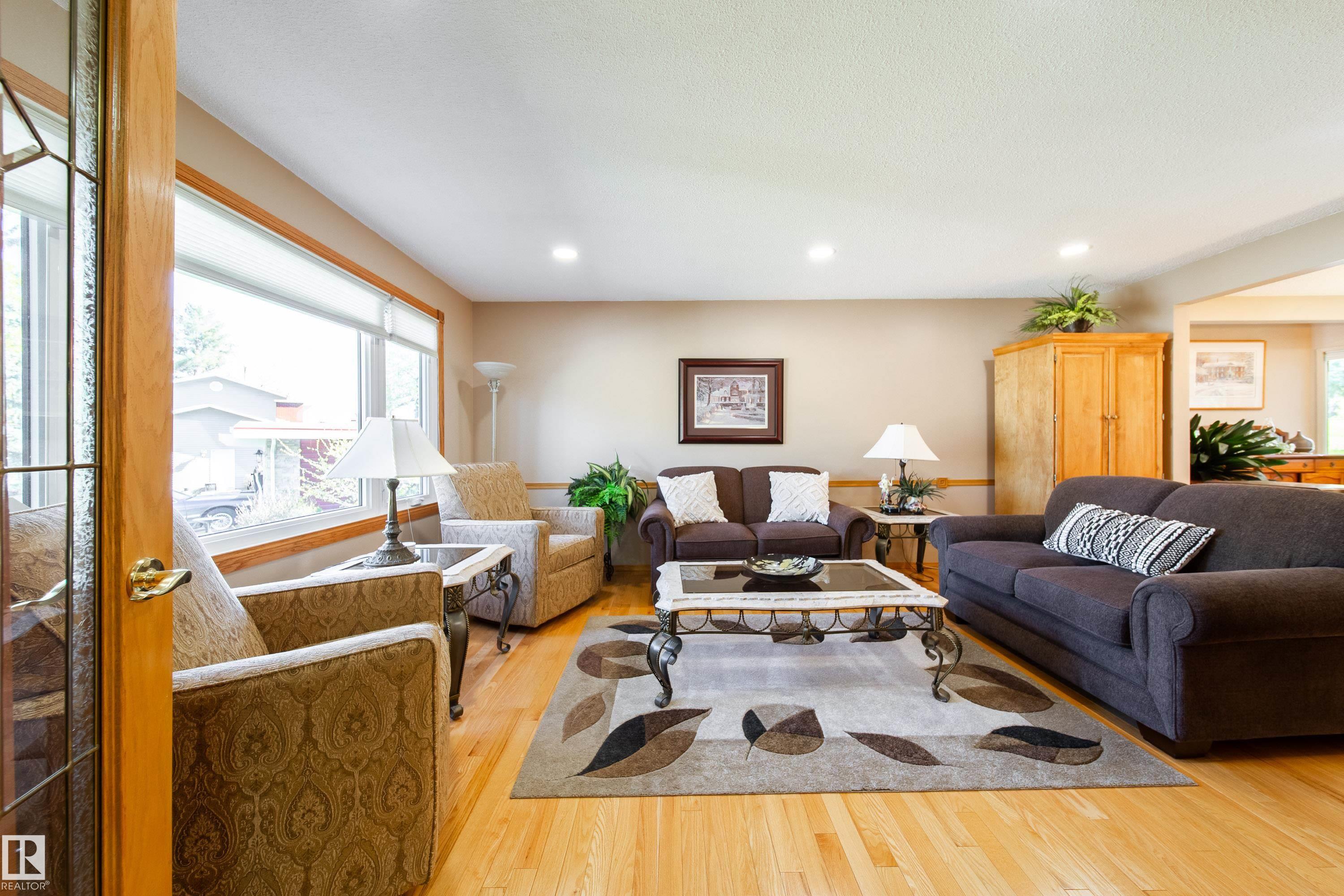 Photo 8 at 205 Manor Court NW, Mills Haven, Sherwood Park
