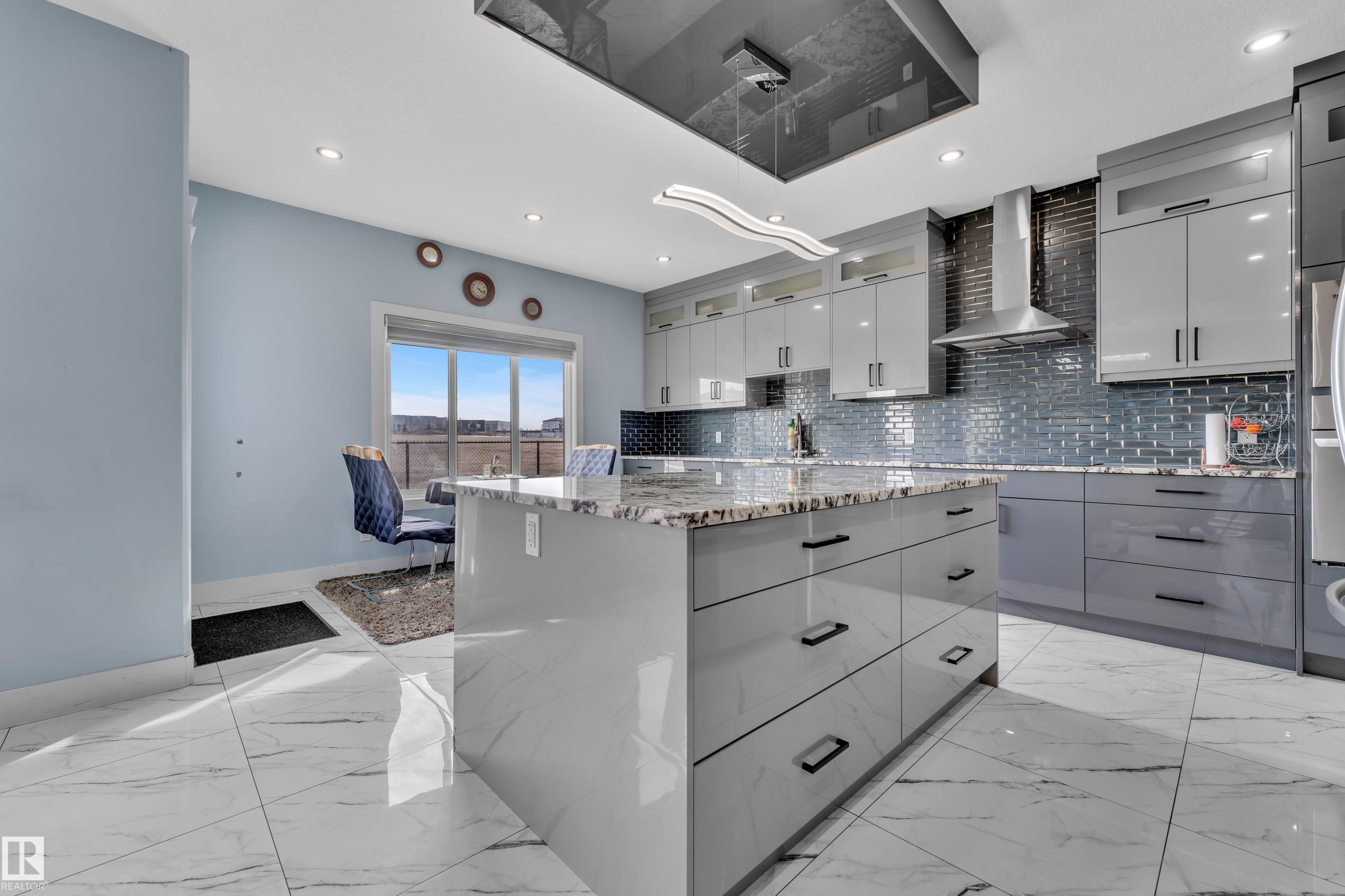 https://zimg.paragon.ice.com/ParagonImages/Property/PM/RAE/225412230/11/0/0/db69e966dfbdd23a77a502364939ae90/1/822c35fd588afbeadf4a7b1f95f02f74/225412230-ED098343-7DB4-4E6A-BA2D-1E830A9C79F1.JPG