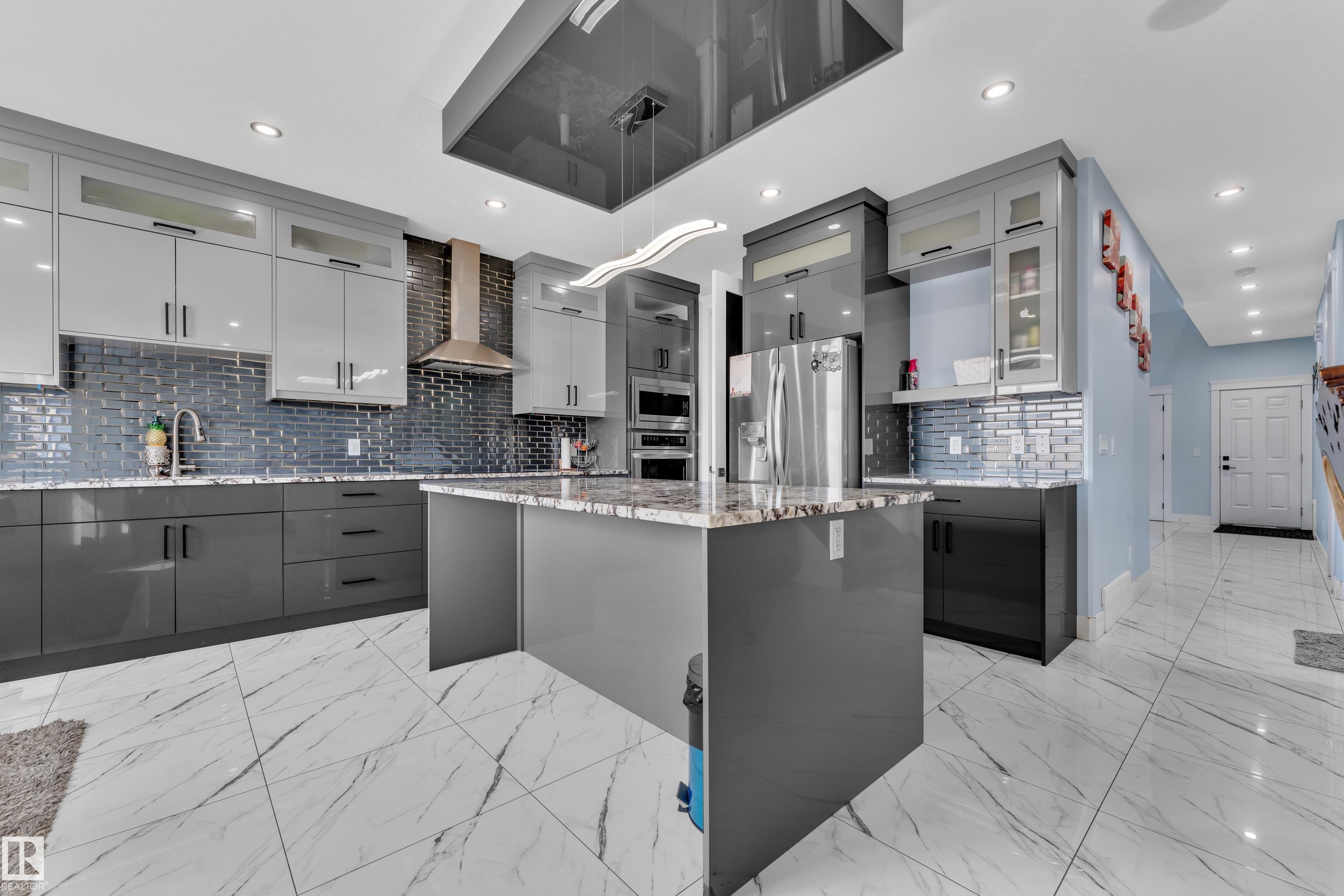https://zimg.paragon.ice.com/ParagonImages/Property/PM/RAE/225412230/12/0/0/c9ba6d1c8c795cee3c27d005ae0f8716/1/822c35fd588afbeadf4a7b1f95f02f74/225412230-D897D2BC-08DD-478A-94CB-4BD6C84E614D.JPG