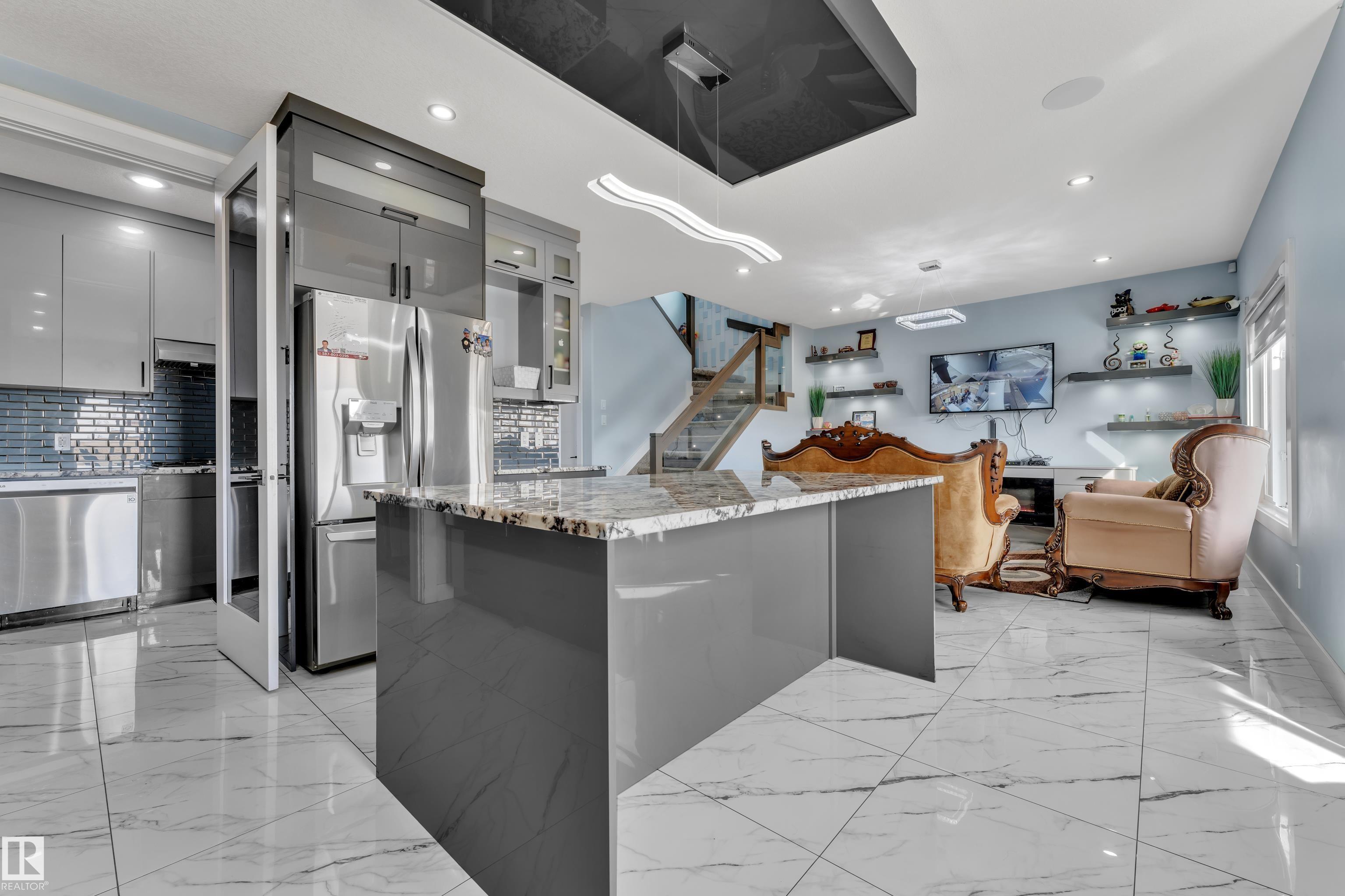 https://zimg.paragon.ice.com/ParagonImages/Property/PM/RAE/225412230/14/0/0/e4990f9d4b094294a042d70fcffe46f9/1/822c35fd588afbeadf4a7b1f95f02f74/225412230-1B22711B-93A3-48CB-B4C5-8E019BE8B4CB.JPG