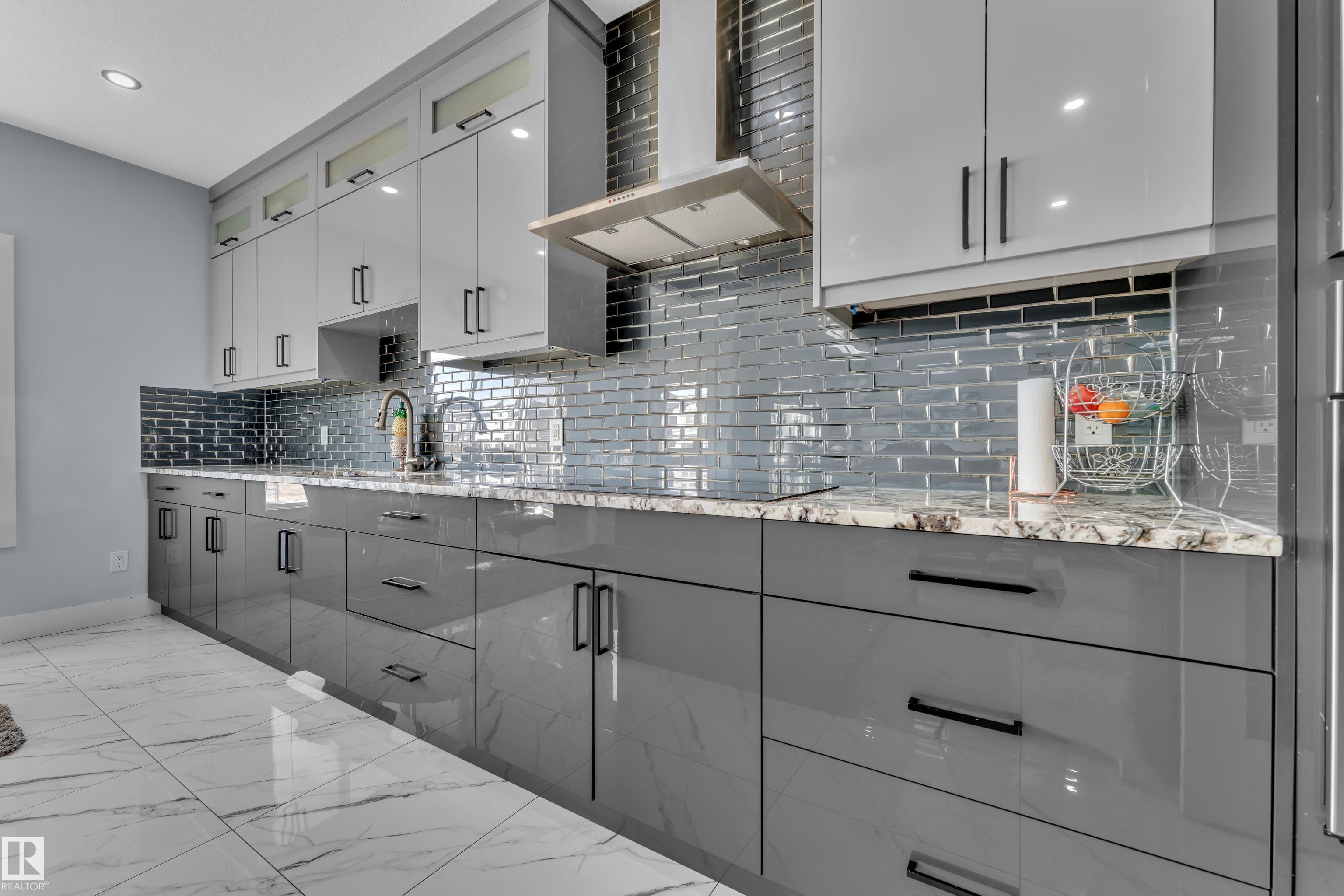 https://zimg.paragon.ice.com/ParagonImages/Property/PM/RAE/225412230/15/0/0/d77559d4225aac20671a3cc5de764597/1/822c35fd588afbeadf4a7b1f95f02f74/225412230-14F092E3-0CD7-4F61-83B4-E90D195A0D66.JPG