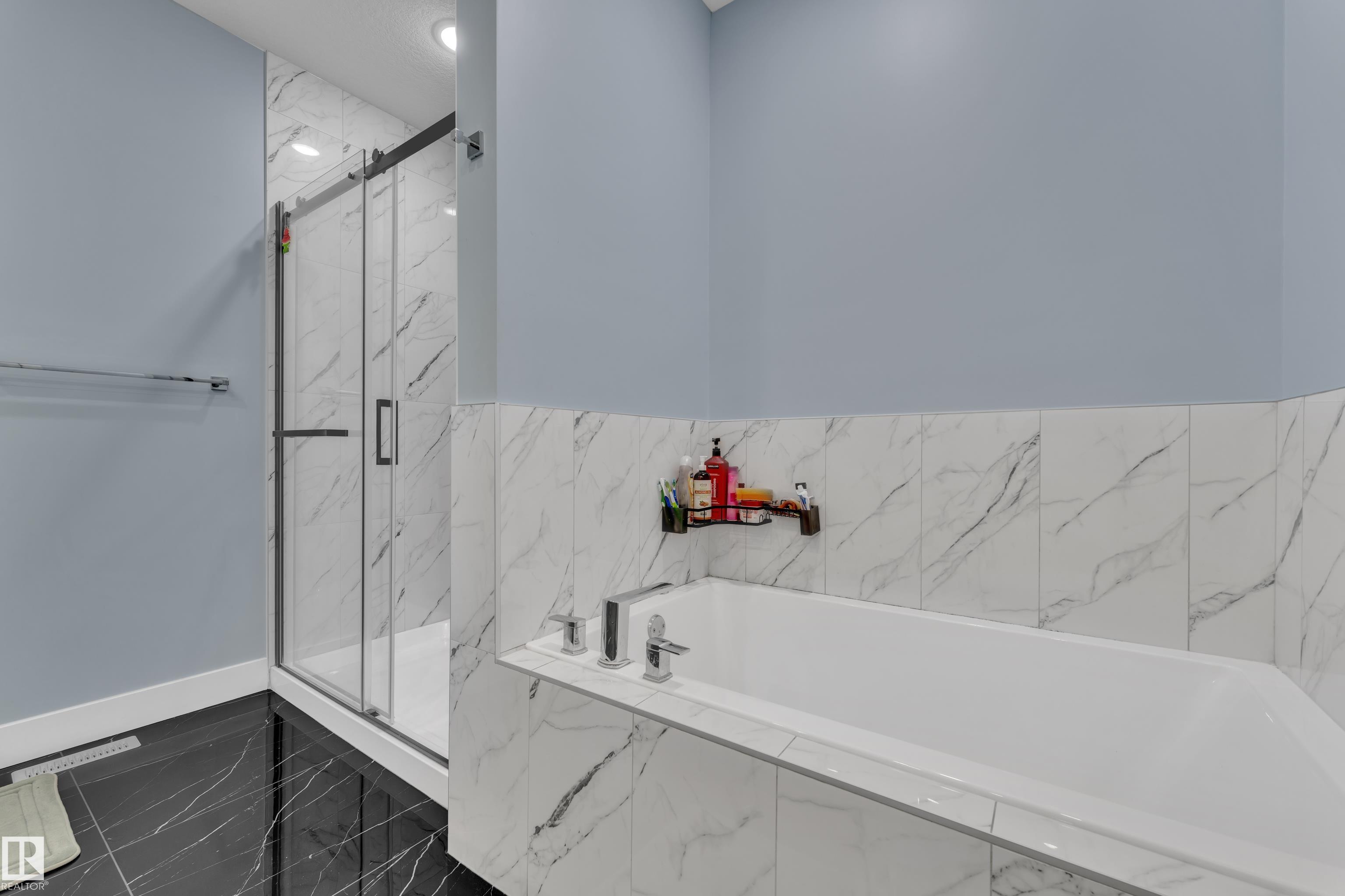 https://zimg.paragon.ice.com/ParagonImages/Property/PM/RAE/225412230/29/0/0/c8fd7a5977c14fc6b7334db8222bceb3/1/822c35fd588afbeadf4a7b1f95f02f74/225412230-A01437AB-4BD9-478B-84CD-A828FAC5A7D8.JPG