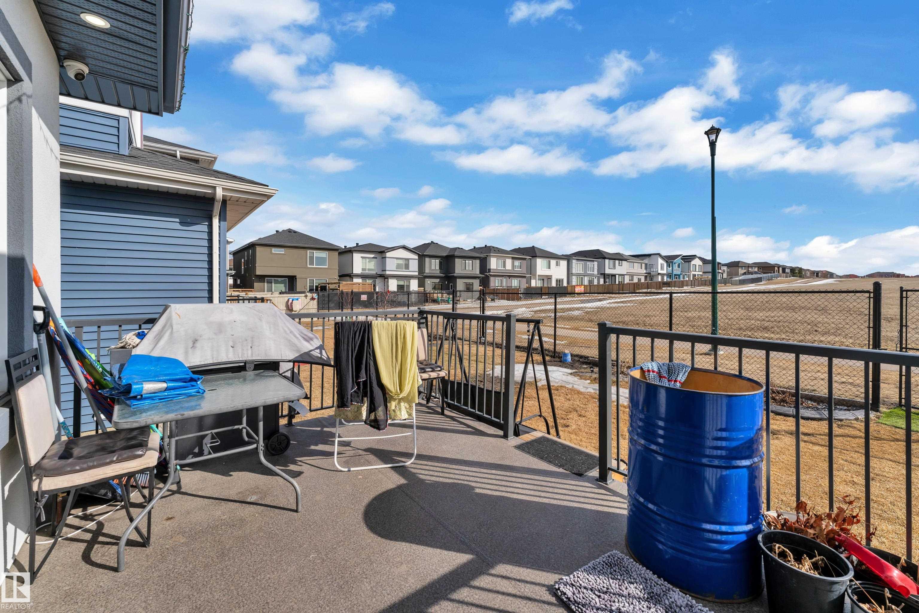 https://zimg.paragon.ice.com/ParagonImages/Property/PM/RAE/225412230/41/0/0/96c24670bf65de6efc886cdfa88865fa/1/822c35fd588afbeadf4a7b1f95f02f74/225412230-79BDE4C6-7F96-4672-A2B3-D00C7B8AE682.JPG
