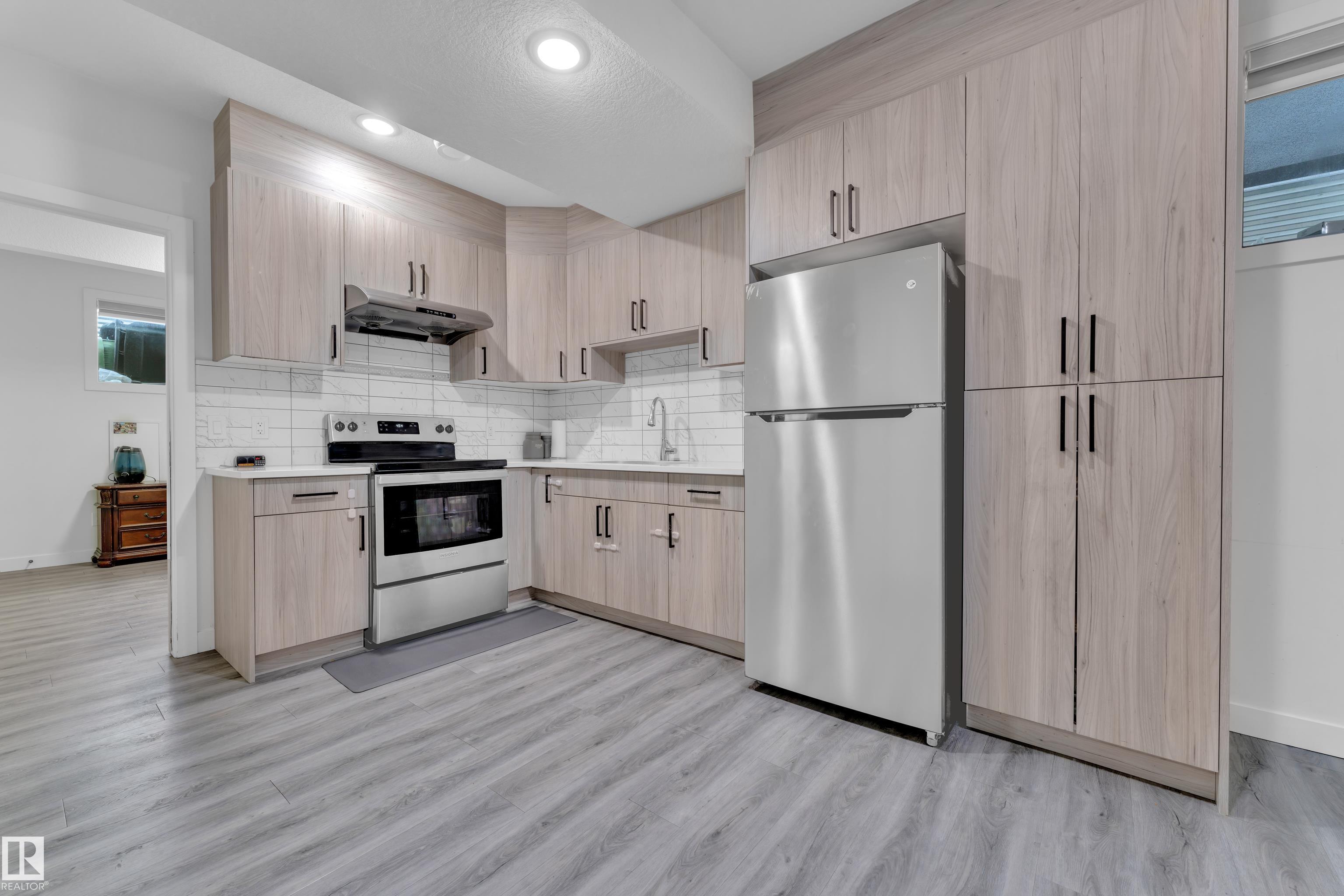 https://zimg.paragon.ice.com/ParagonImages/Property/PM/RAE/225412230/47/0/0/2fa3214512d6673b7d82e0542fbc8a01/1/822c35fd588afbeadf4a7b1f95f02f74/225412230-262F1586-9B07-4513-9AAC-D9DC8719916D.JPG
