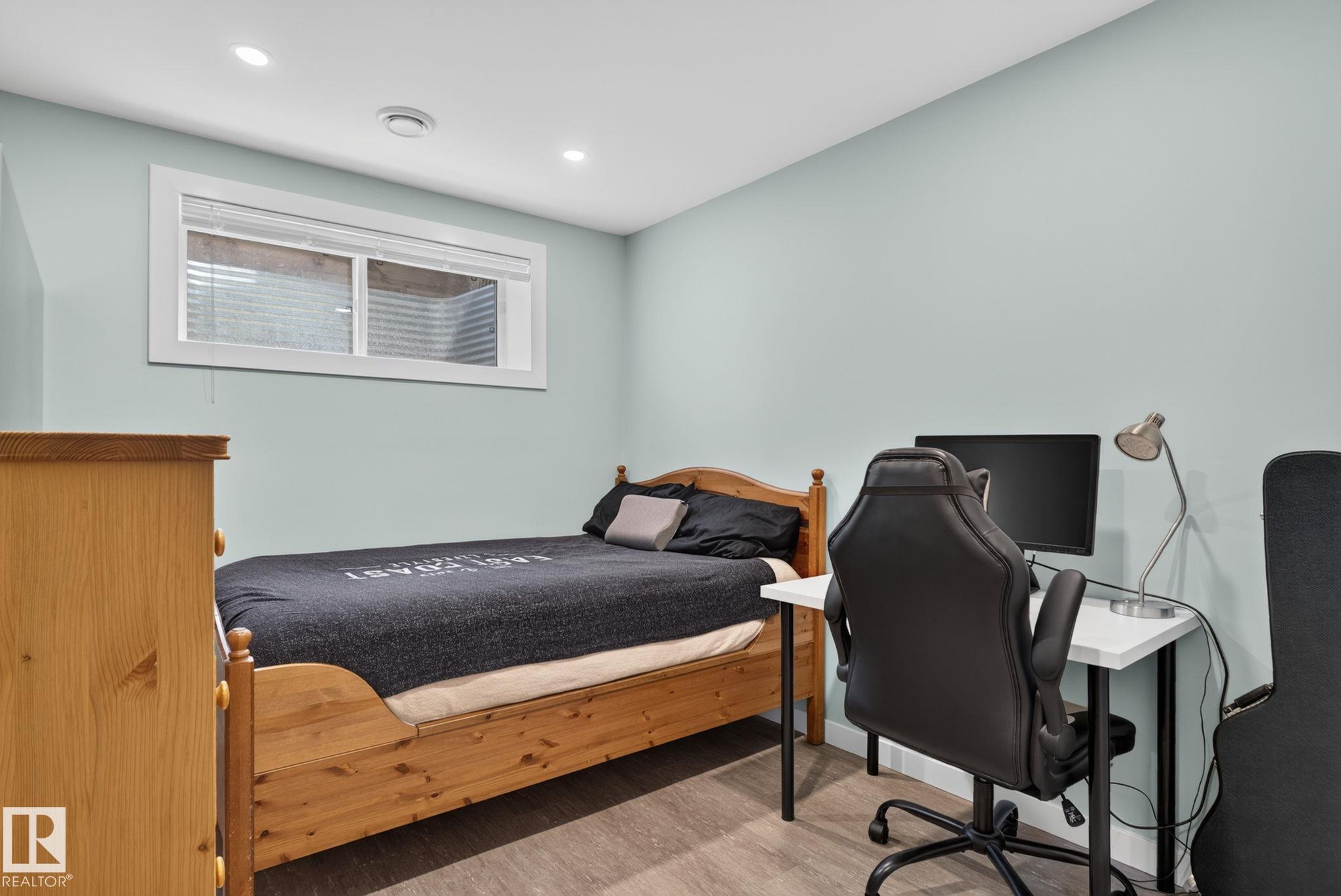 https://zimg.paragon.ice.com/ParagonImages/Property/PM/RAE/225412231/24/0/0/88b129f6843929717ca2e35ed3c5f148/1/0229e9ce4b84e099bd34581240c89979/225412231-fd1f0d98-274e-4147-982e-07181a3a521d.JPG