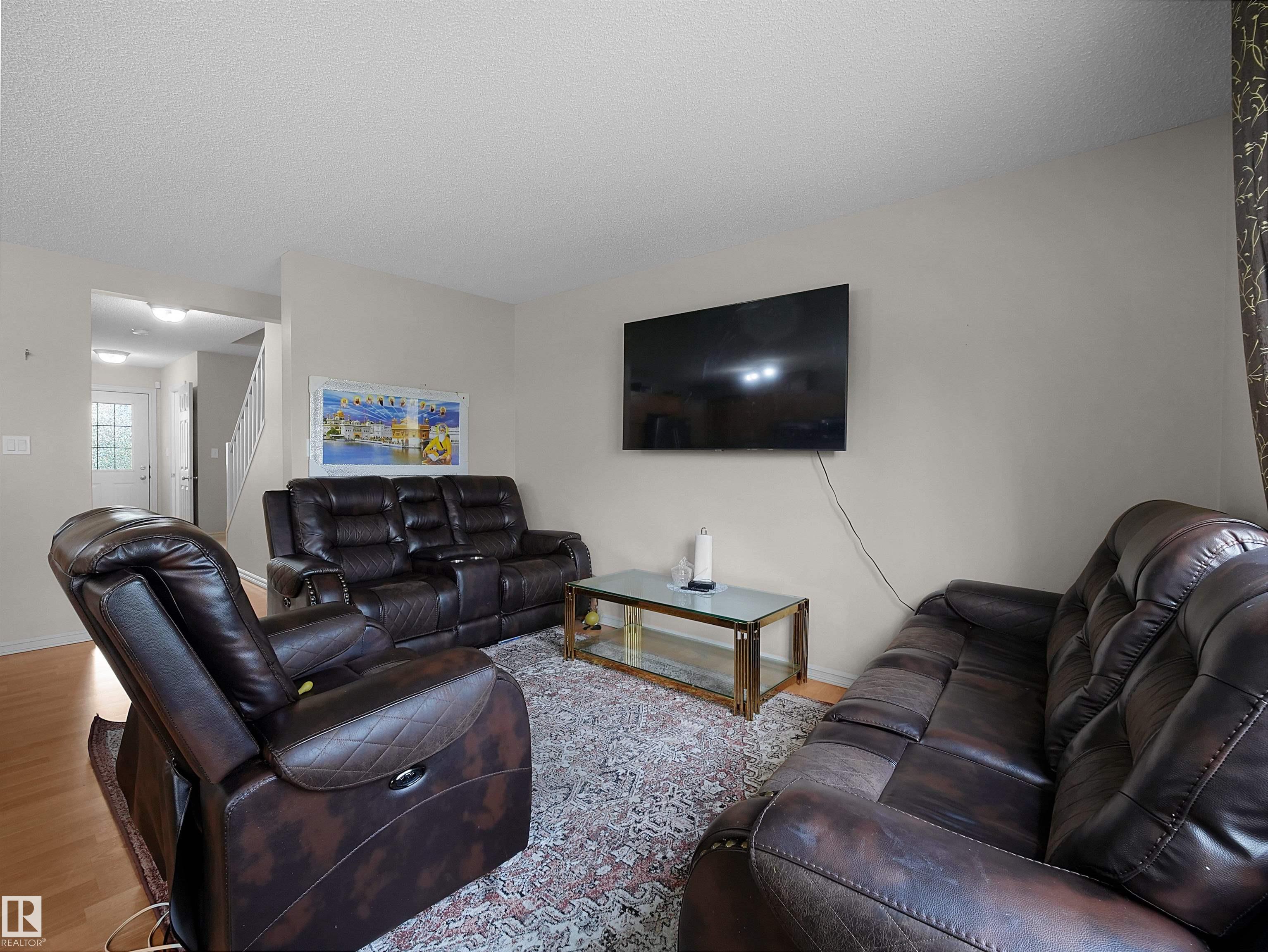 https://zimg.paragon.ice.com/ParagonImages/Property/PM/RAE/225412253/18/0/0/5392eb34881739a7483ffba9fb4c2f34/1/61e4706b251374cb9b4b816f0bcbaa88/225412253-3e8a90f6-9f09-4953-ac83-f9ea63f50b5d.JPG