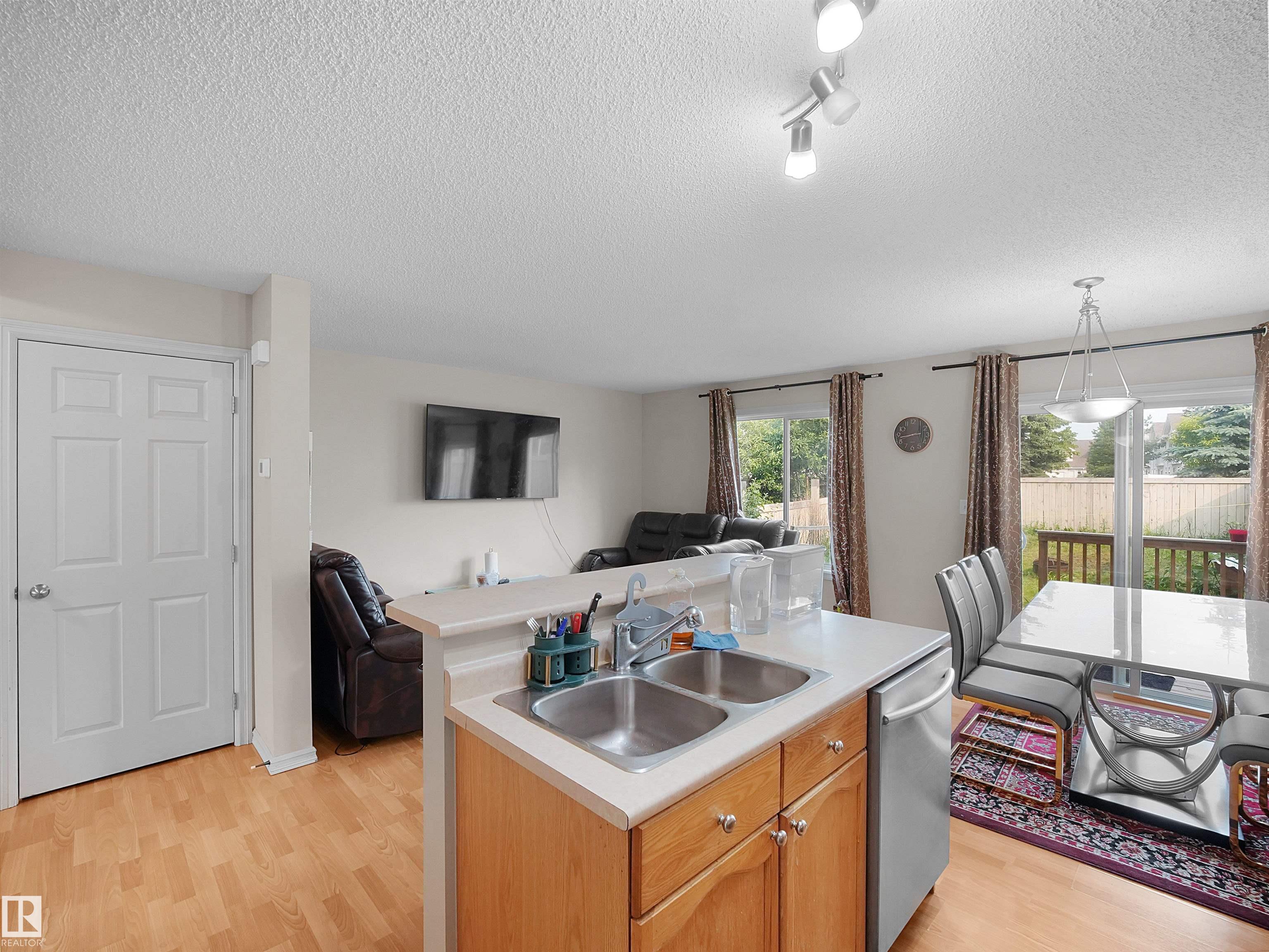 https://zimg.paragon.ice.com/ParagonImages/Property/PM/RAE/225412253/20/0/0/df6964b690e32c60c59a16565323399c/1/61e4706b251374cb9b4b816f0bcbaa88/225412253-aee79e9e-668c-43fa-a825-f32d2e1b057d.JPG