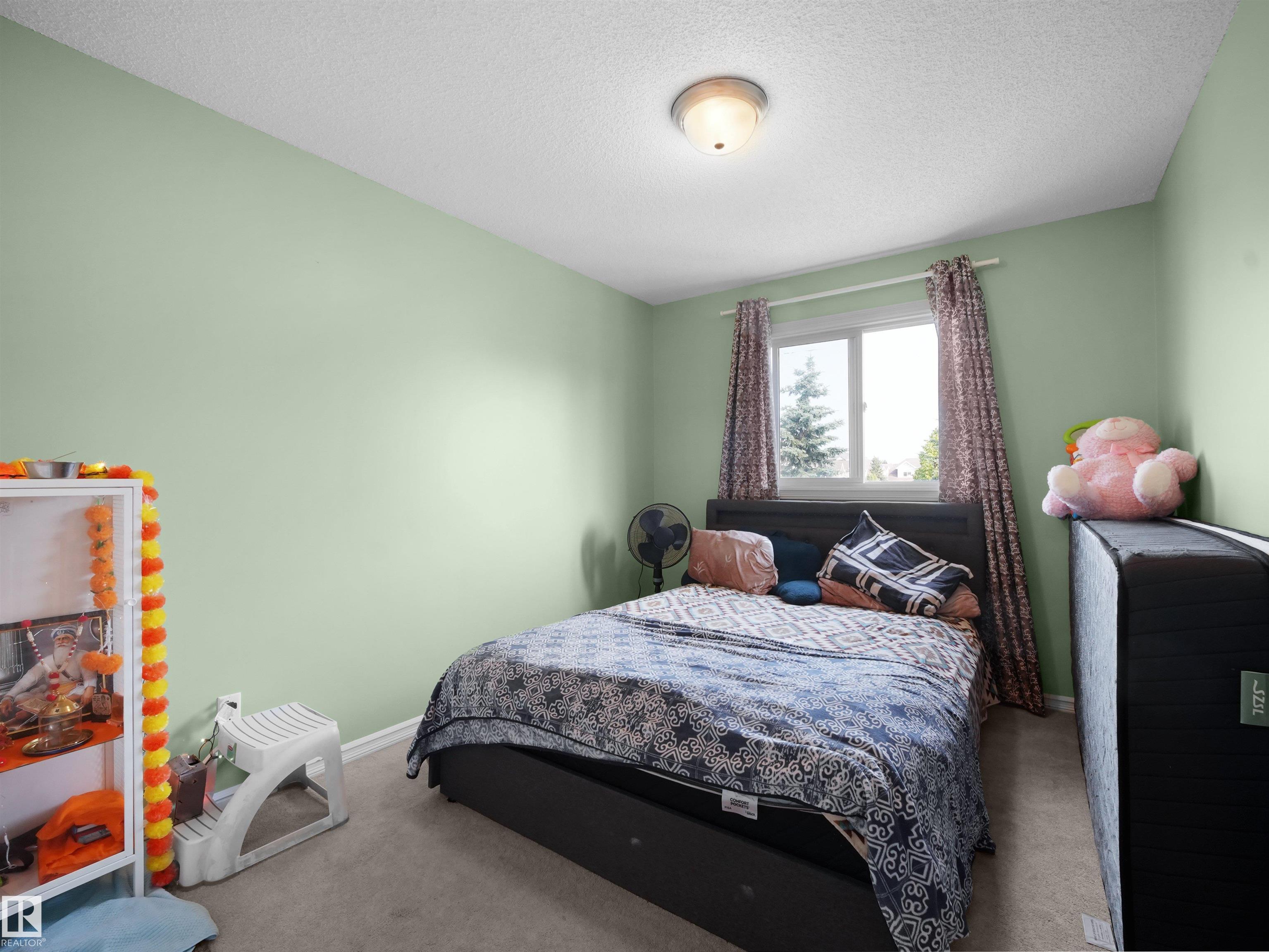 https://zimg.paragon.ice.com/ParagonImages/Property/PM/RAE/225412253/25/0/0/adcb84df5a1de58cdef2815e0b519ec8/1/61e4706b251374cb9b4b816f0bcbaa88/225412253-46bf7e83-0802-4d79-9493-91a343f59480.JPG