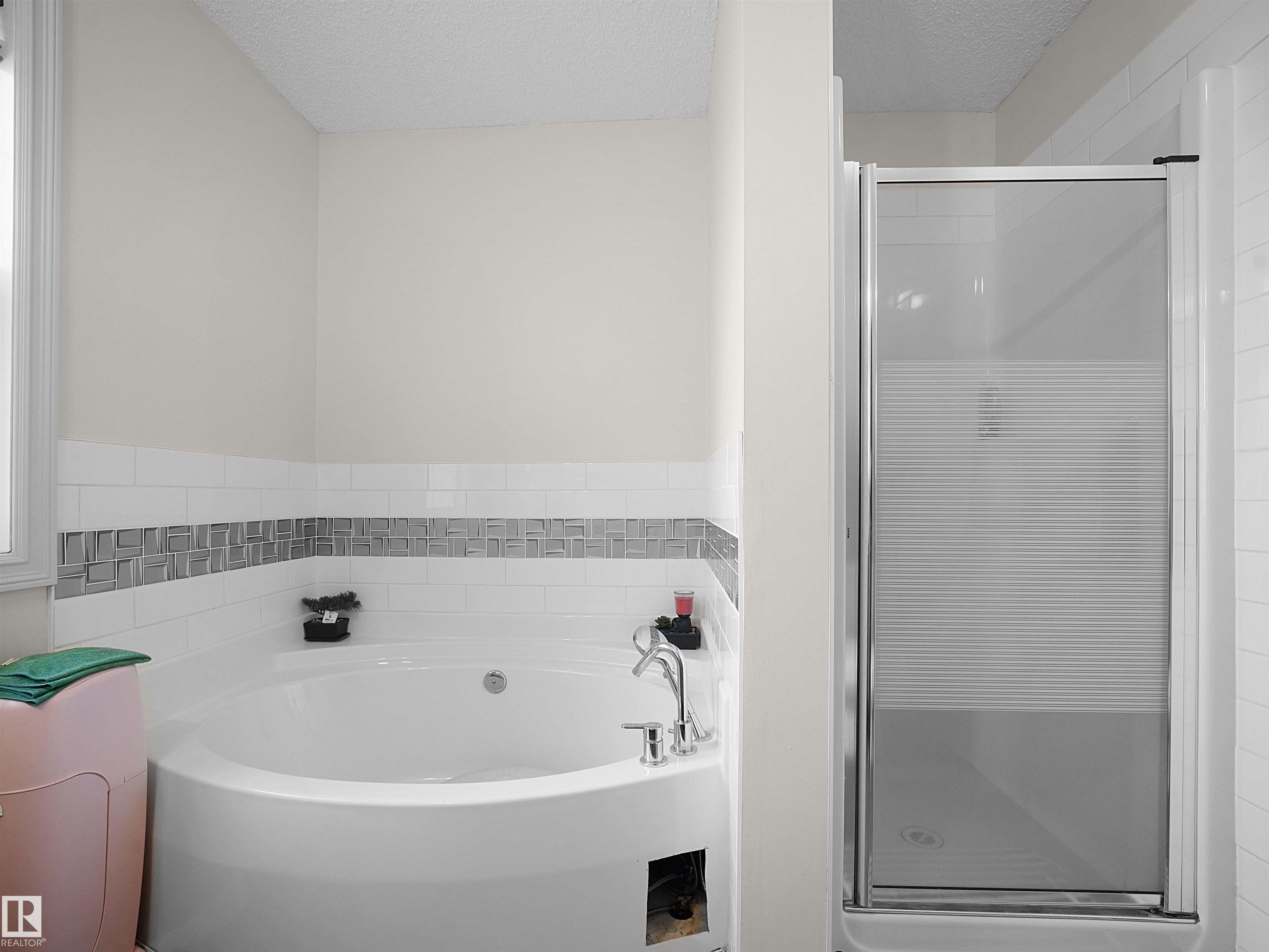https://zimg.paragon.ice.com/ParagonImages/Property/PM/RAE/225412253/30/0/0/cb12a847bff25b17922f4c3c1bff7a3c/1/61e4706b251374cb9b4b816f0bcbaa88/225412253-a2dc5e29-25dd-4628-92d7-23c6272c67cf.JPG