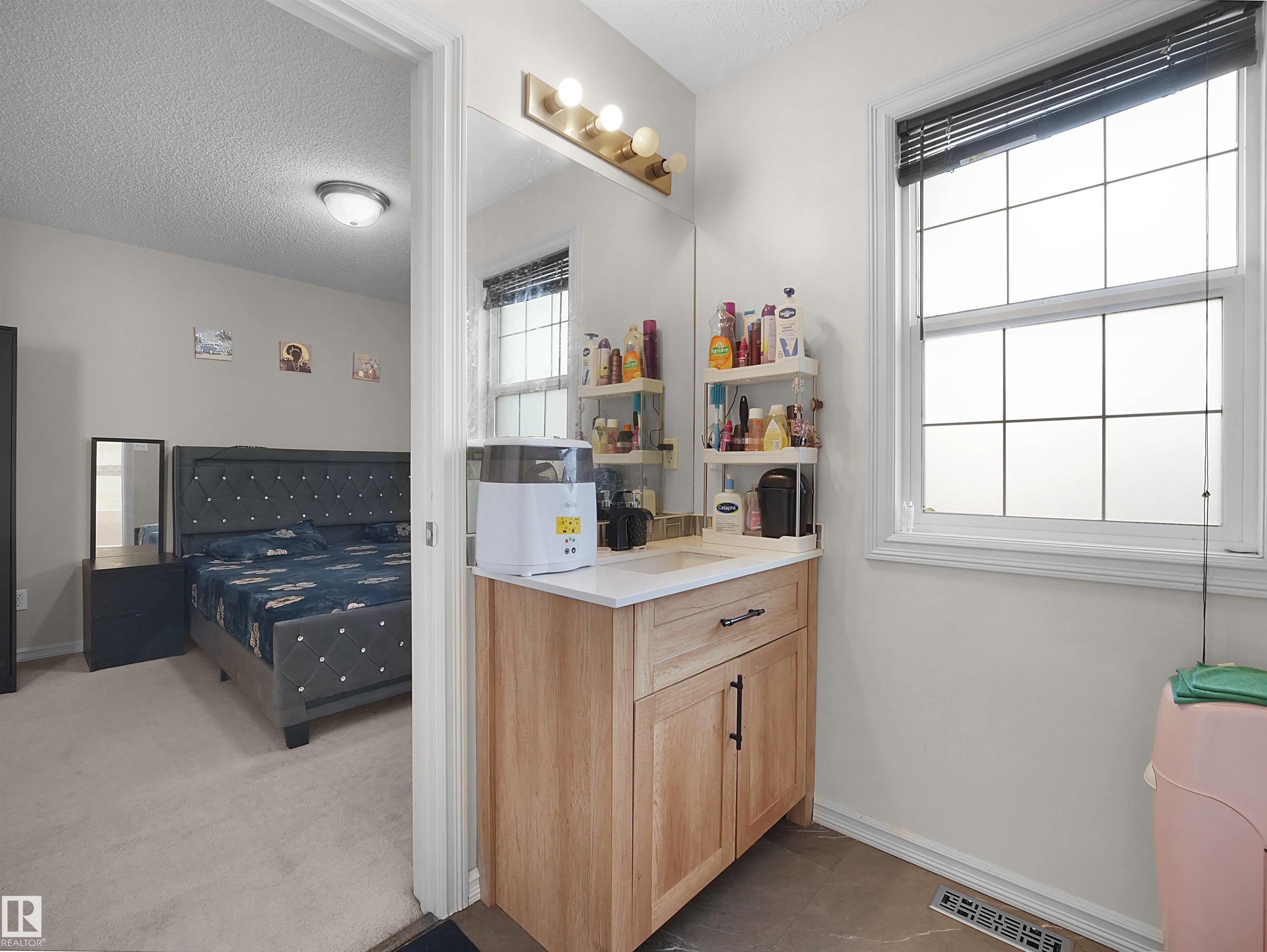 https://zimg.paragon.ice.com/ParagonImages/Property/PM/RAE/225412253/31/0/0/6c7fd471274a29ff03b8a1edcd50a8d6/1/61e4706b251374cb9b4b816f0bcbaa88/225412253-66e54461-889b-4f07-9030-176c48874535.JPG