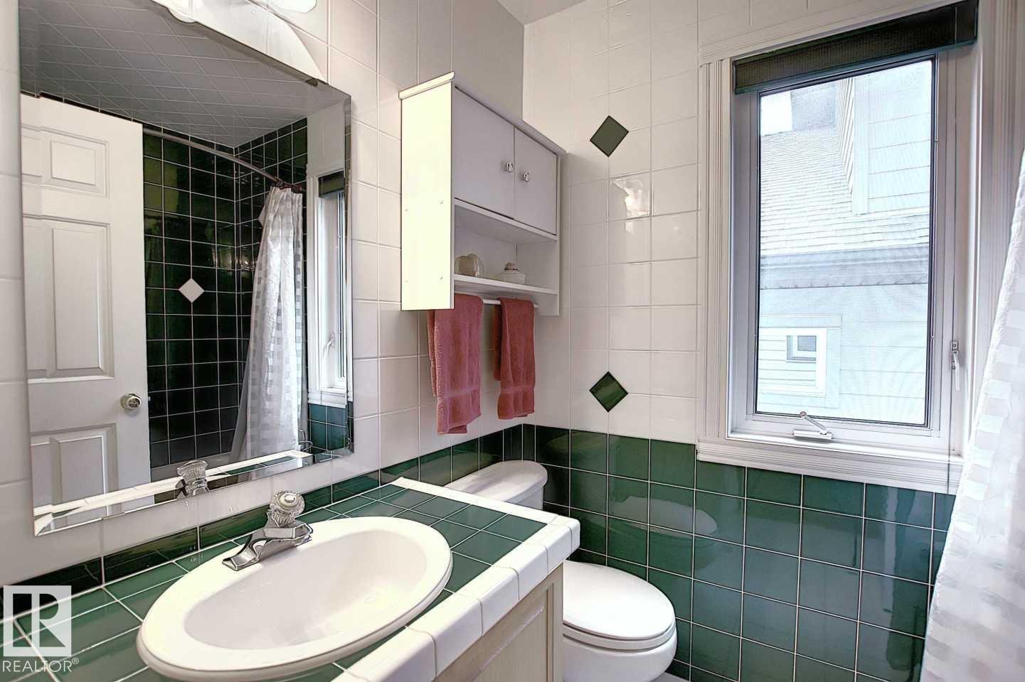 Photo 35 at 11126 52 Street NW, Highlands, Edmonton