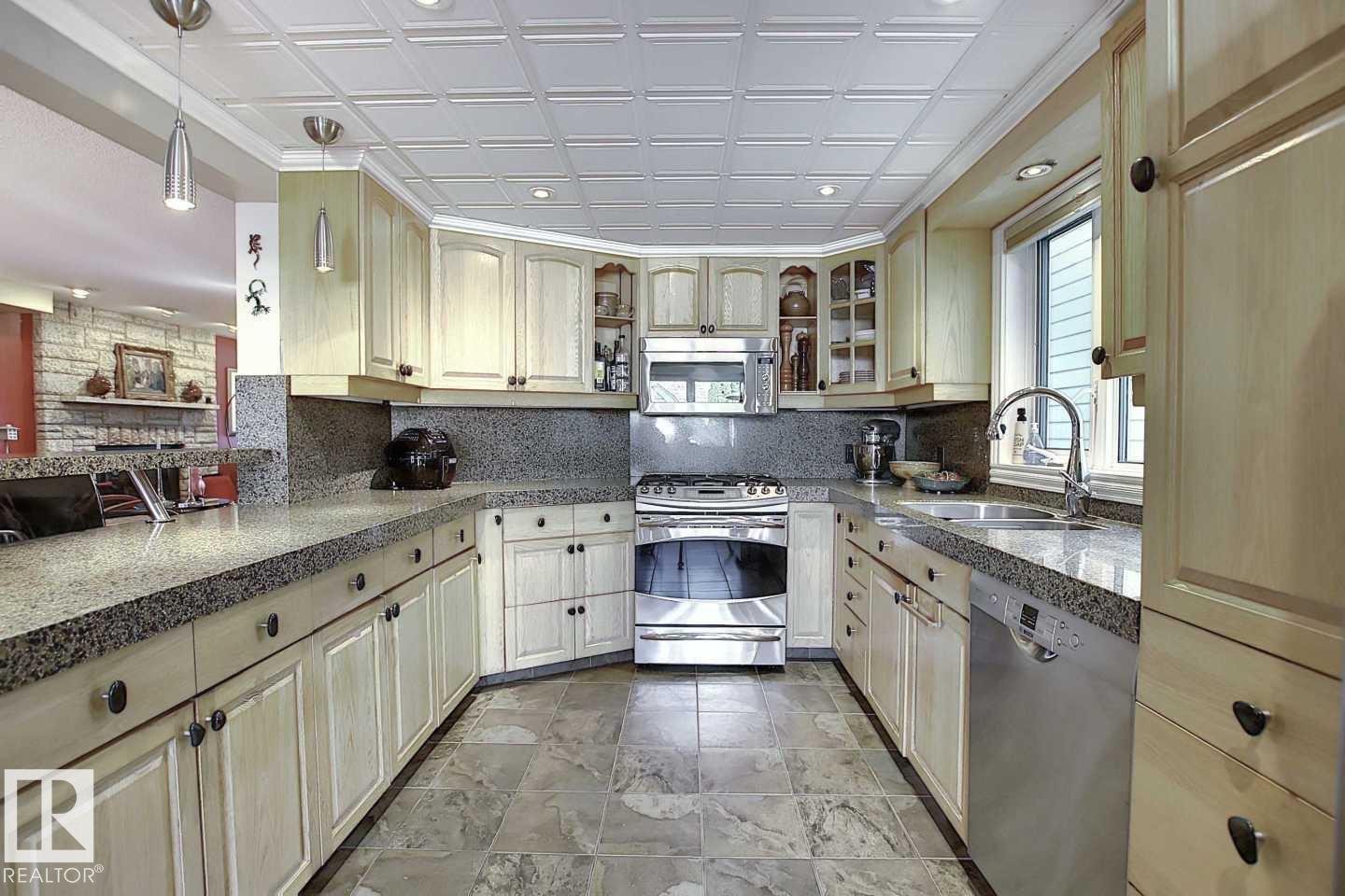 Photo 6 at 11126 52 Street NW, Highlands, Edmonton