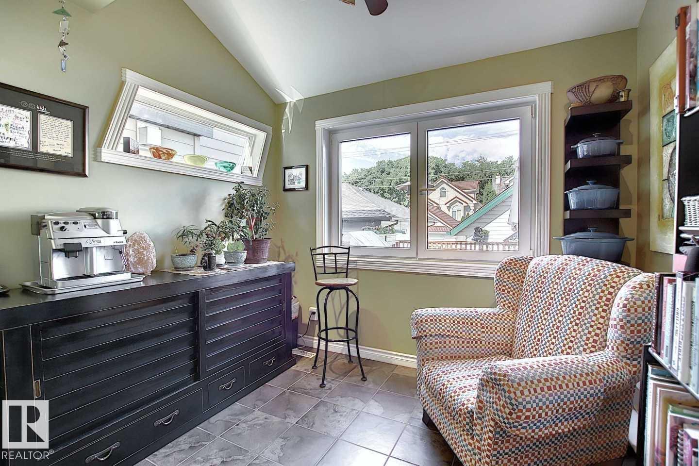 Photo 10 at 11126 52 Street NW, Highlands, Edmonton