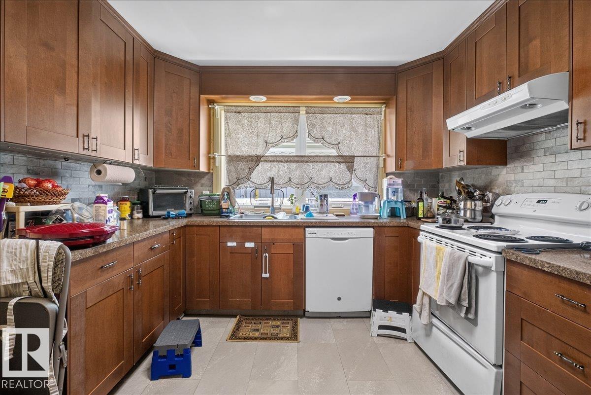 https://zimg.paragon.ice.com/ParagonImages/Property/PM/RAE/225412268/11/0/0/9a241e1b6ac862e83e8891fcc5caf13e/1/c79db04a5c85420f44a53ff616d2eade/225412268-6bd0a510-d5a7-44e8-8d64-9e9b7e01d0c6.JPG