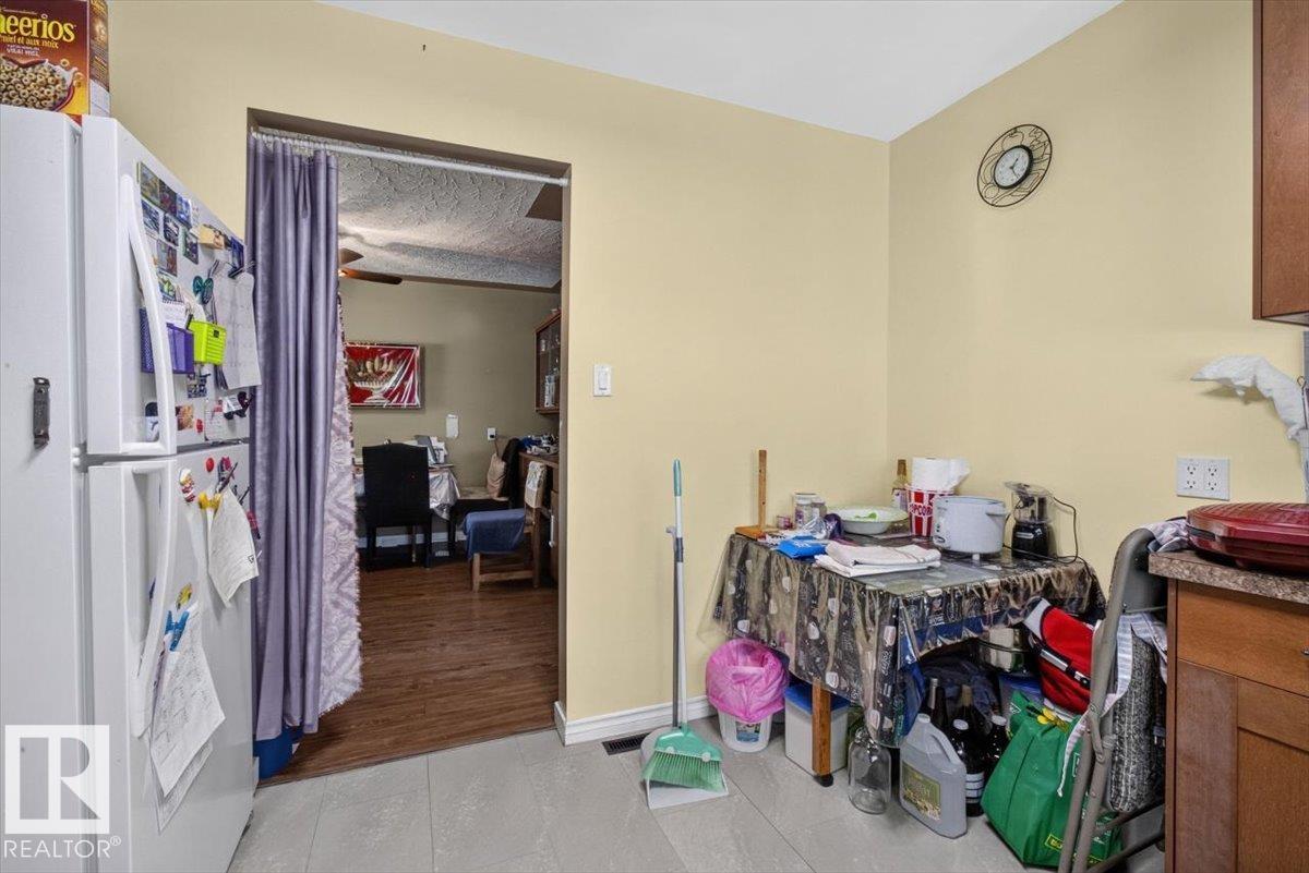https://zimg.paragon.ice.com/ParagonImages/Property/PM/RAE/225412268/14/0/0/3a63e0785654990579393d50aa2dde2e/1/c79db04a5c85420f44a53ff616d2eade/225412268-66cadccf-4179-457d-8556-24fa8efb3494.JPG