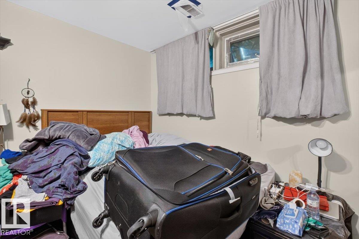 https://zimg.paragon.ice.com/ParagonImages/Property/PM/RAE/225412268/25/0/0/e107e80552954a36588964aa481b34cb/1/c79db04a5c85420f44a53ff616d2eade/225412268-107f9fce-04c4-4a7c-b6fb-e75b1b6b5544.JPG