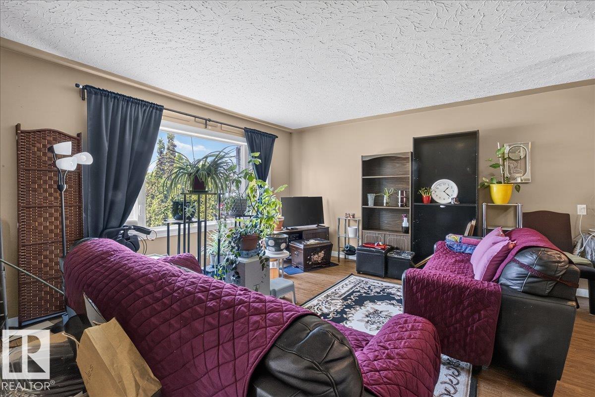 https://zimg.paragon.ice.com/ParagonImages/Property/PM/RAE/225412268/5/0/0/284b5f96332469d71932300be3bc9211/1/c79db04a5c85420f44a53ff616d2eade/225412268-af0ccfc2-0843-48d4-91e7-0ffb7ce13f6c.JPG