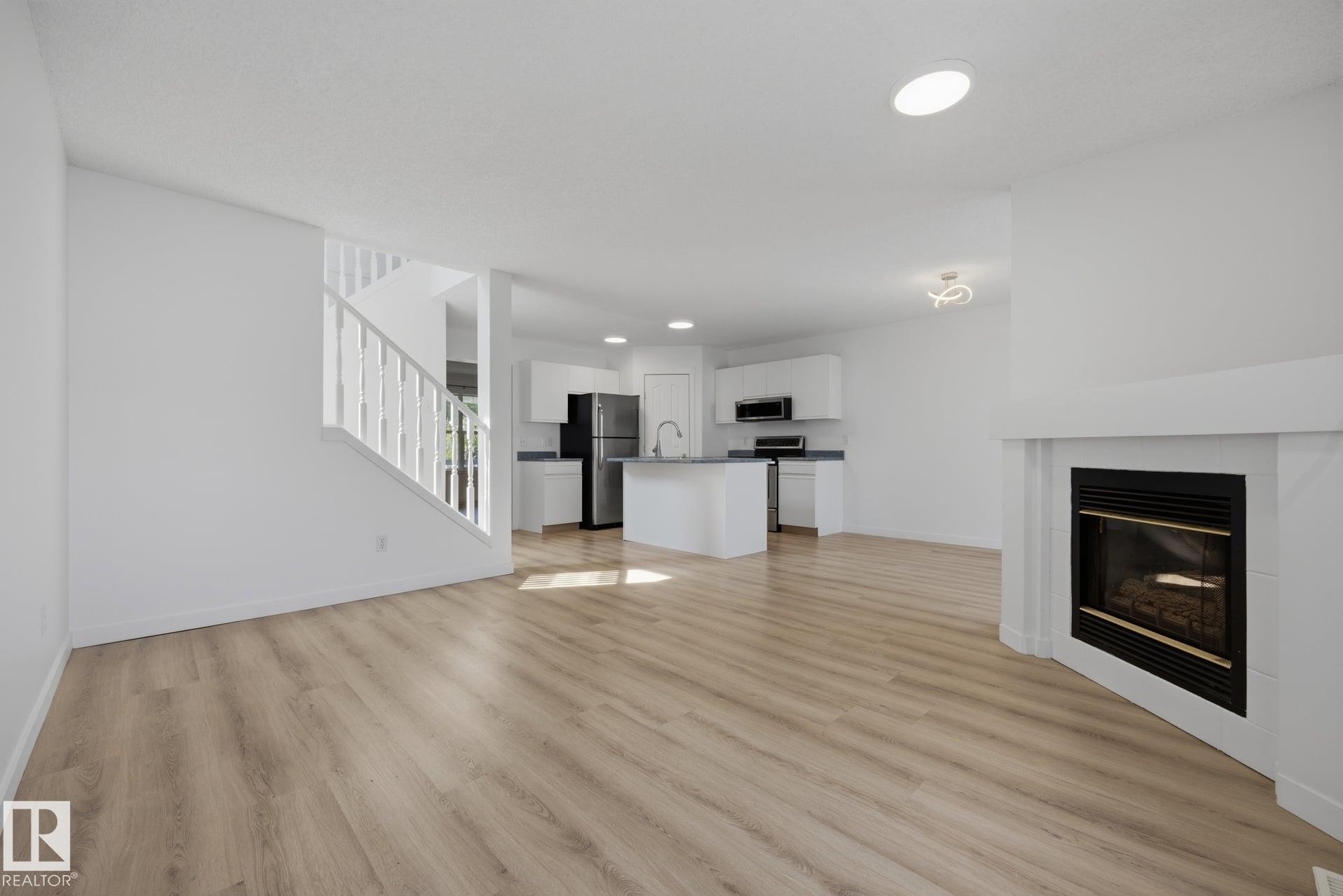 https://zimg.paragon.ice.com/ParagonImages/Property/PM/RAE/225412279/16/0/0/b2a7d40beffb5fc8163ae63fce7c554d/1/c3bbfd4c405d9fc10b72811269ecd02e/225412279-f0ec7878-a54f-426b-a859-e1e921d1c5a9.JPG