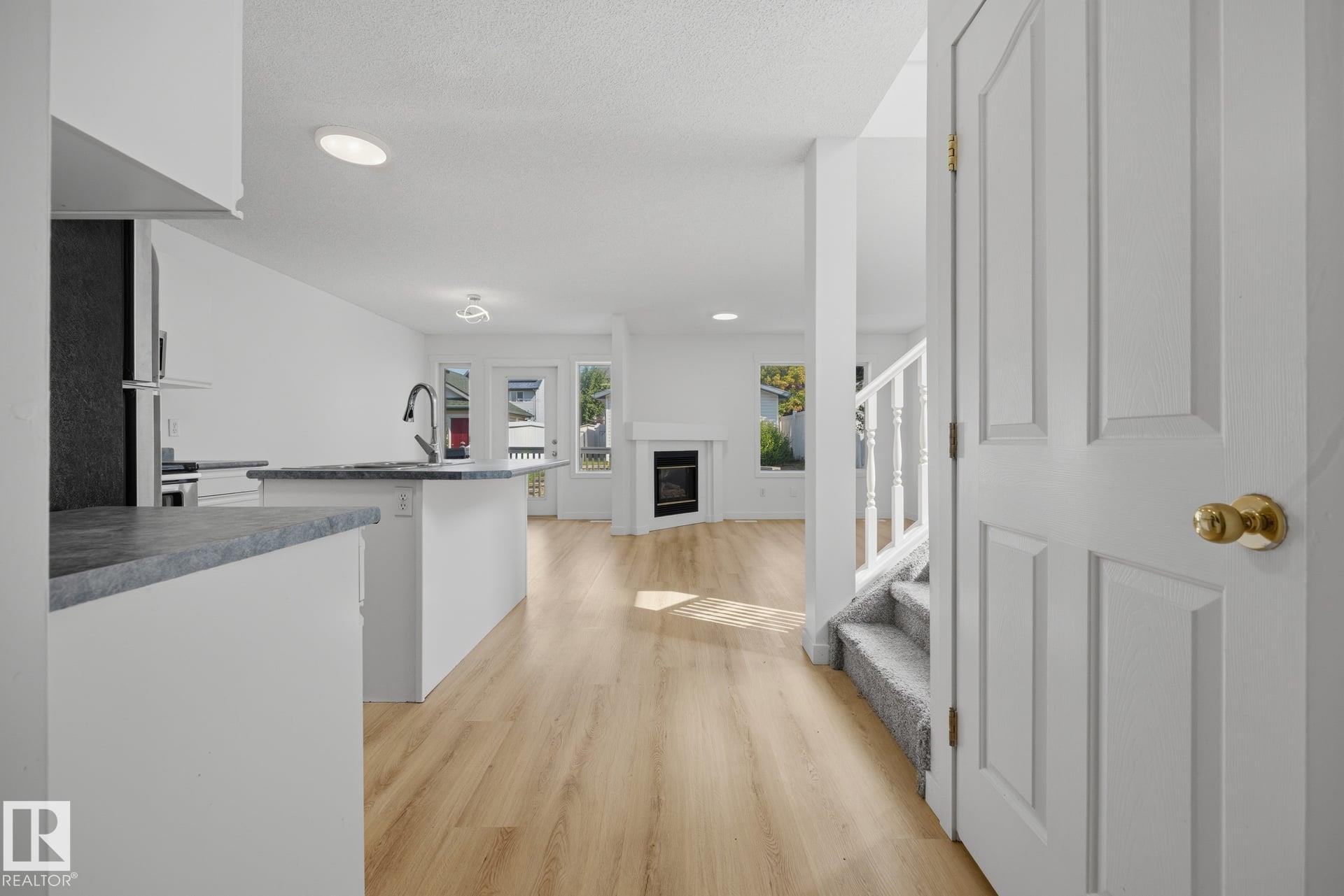 https://zimg.paragon.ice.com/ParagonImages/Property/PM/RAE/225412279/8/0/0/318c4bde670fbac1d5d5ade05a67bfcb/1/c3bbfd4c405d9fc10b72811269ecd02e/225412279-ba1b65e1-2fde-489a-9844-3479ceda174e.JPG