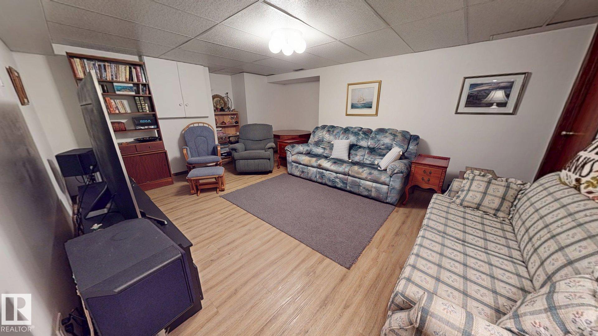 Photo 17 at 109 Ironwood Place NW, Westbrook Estates, Edmonton