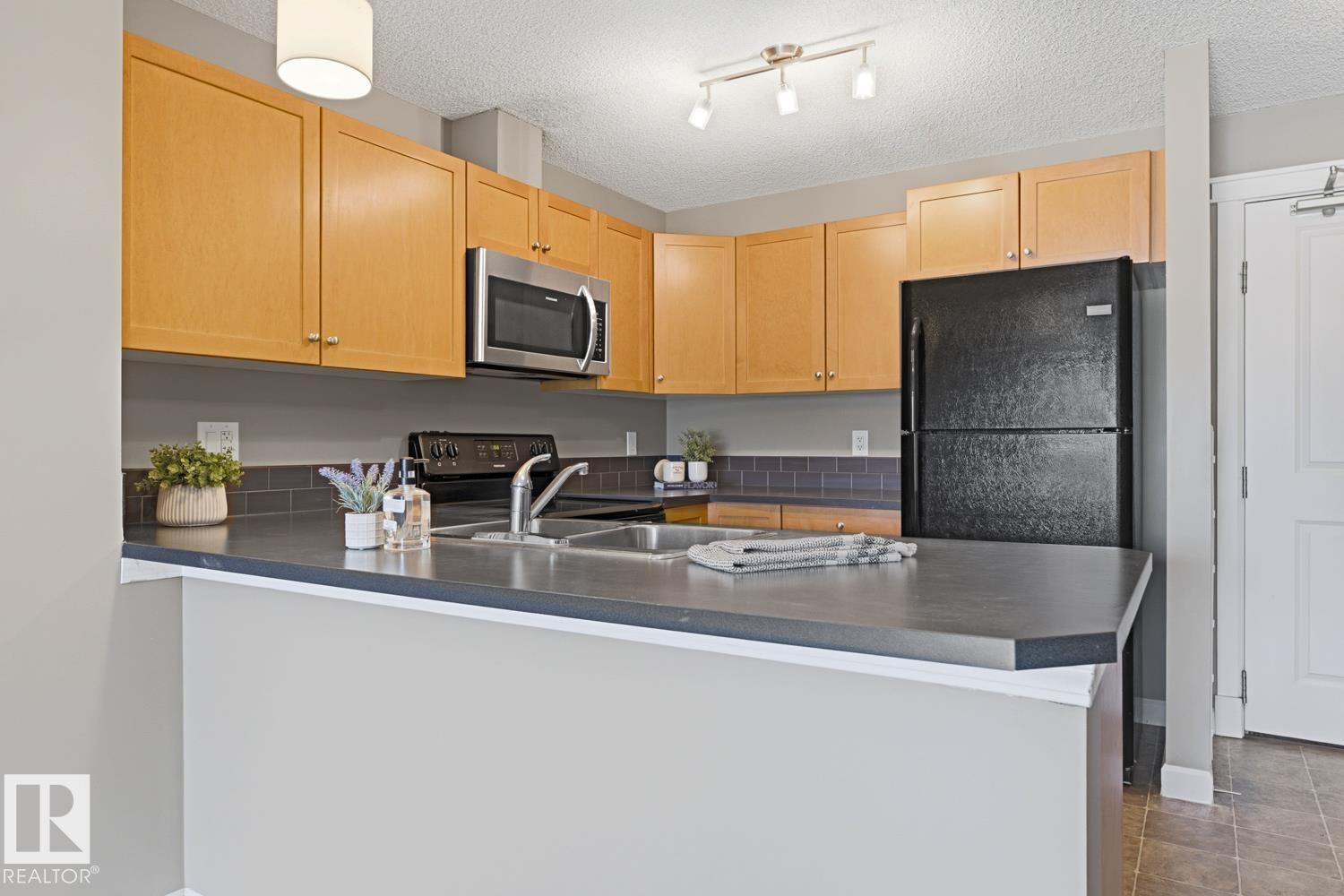 https://zimg.paragon.ice.com/ParagonImages/Property/PM/RAE/225412303/11/0/0/fb470f6524257c11ddb0bacea4fcd754/1/fedc9710a17051a78c254c652ac0fe8e/225412303-60705f4d-6170-46e8-adf3-558c7d0064b3.JPG