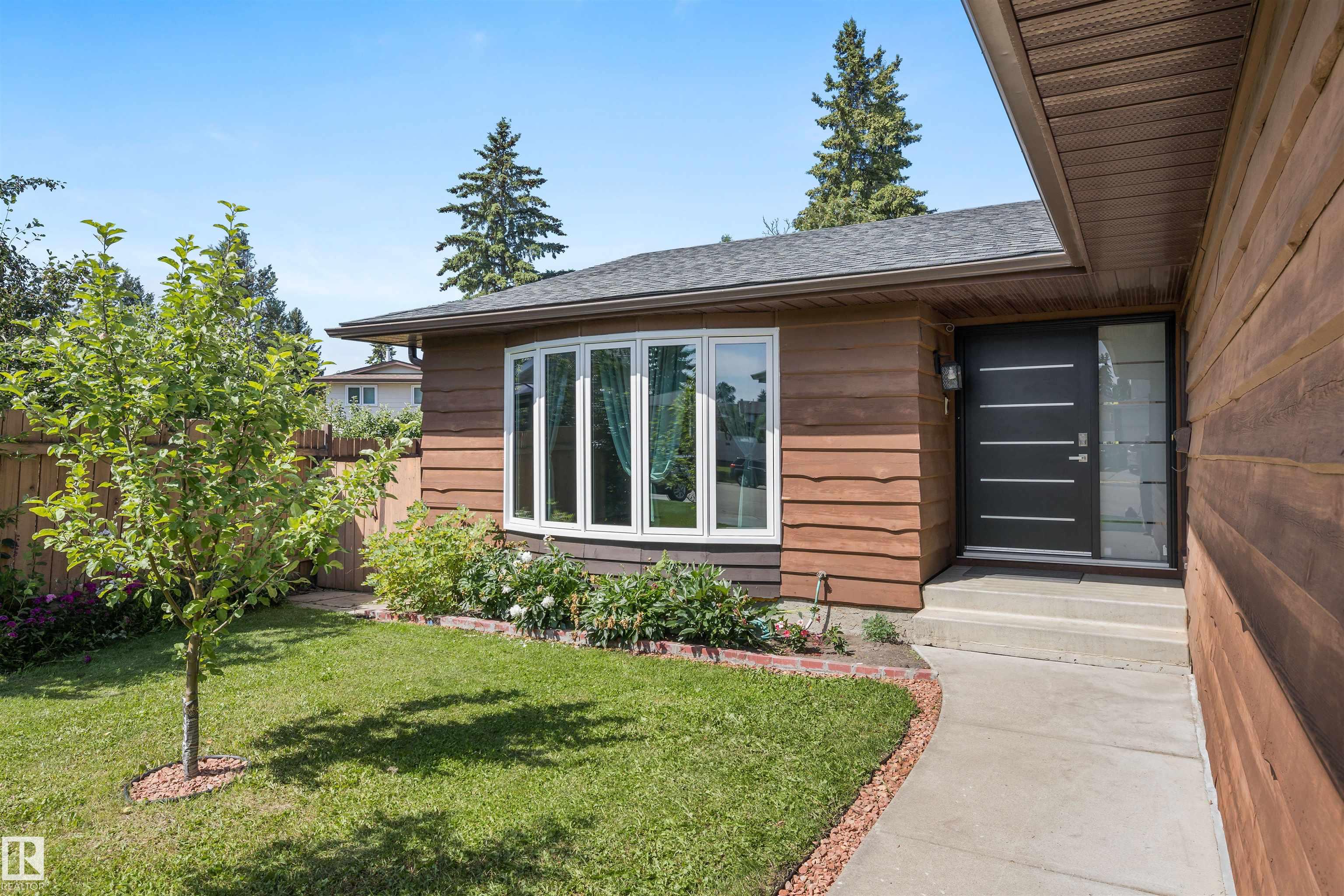 318 Grand Meadow Crescent NW, Greenview, Edmonton