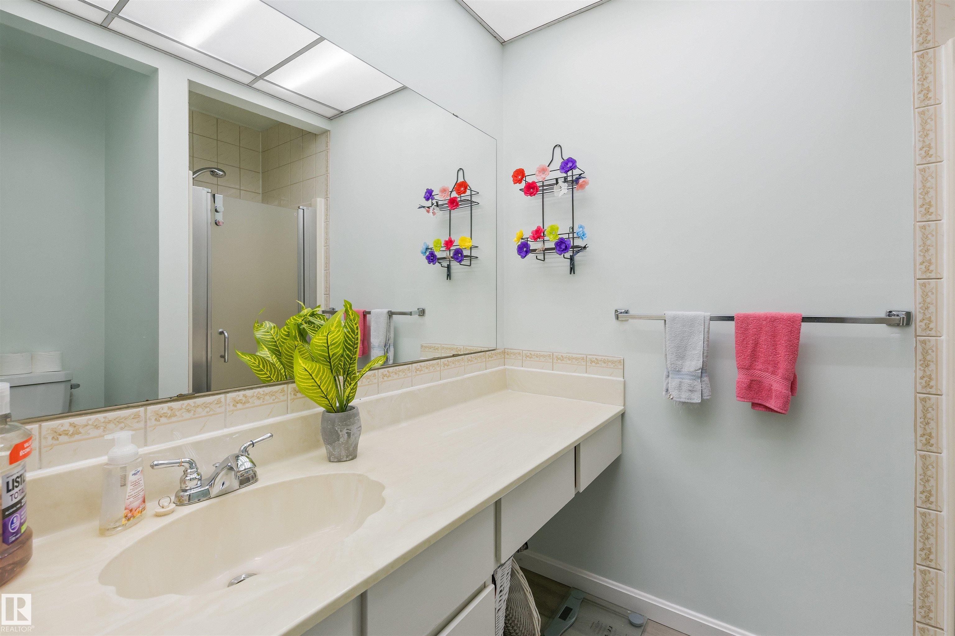 Photo 32 at 318 Grand Meadow Crescent NW, Greenview, Edmonton