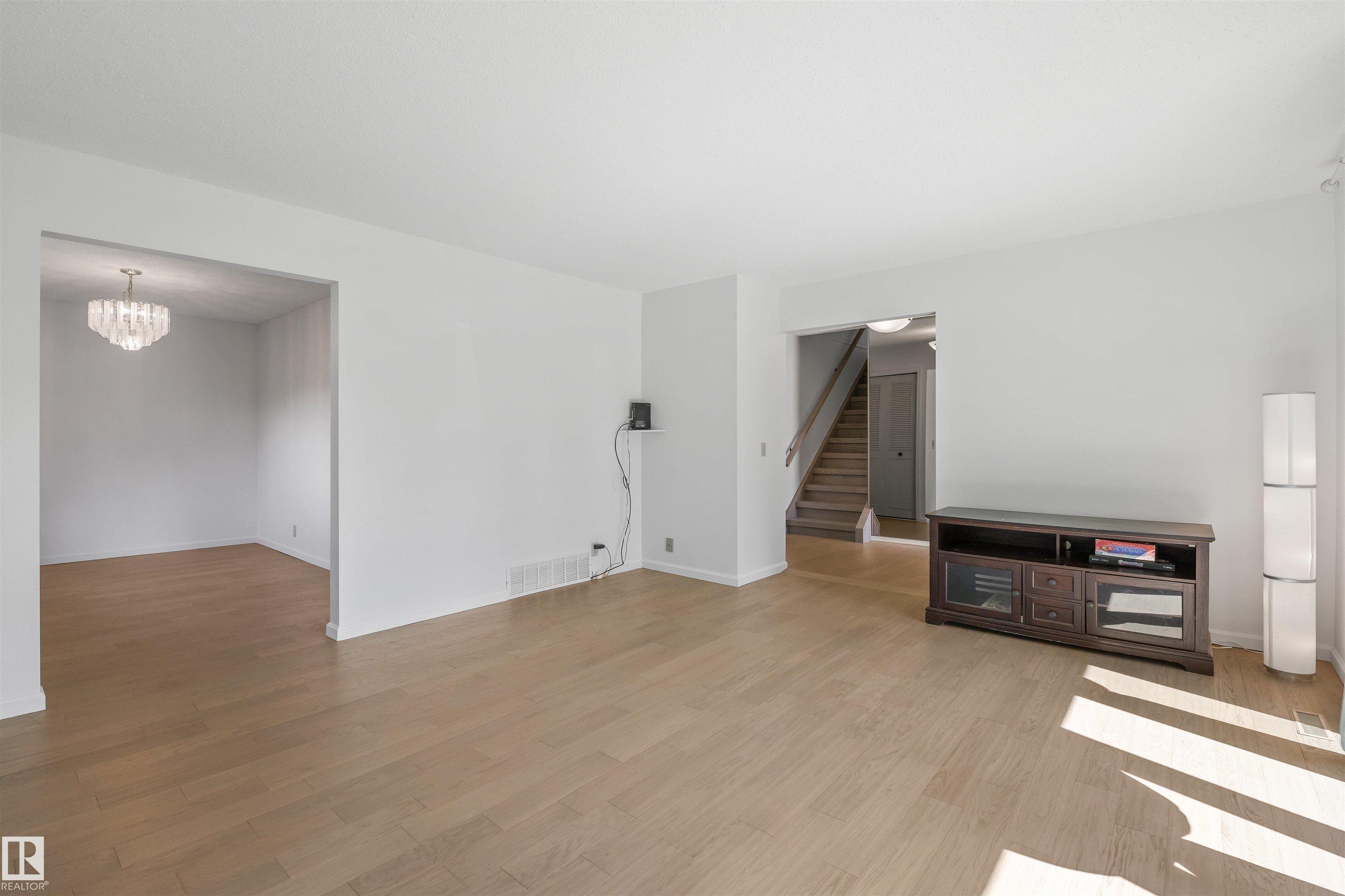 Photo 6 at 318 Grand Meadow Crescent NW, Greenview, Edmonton