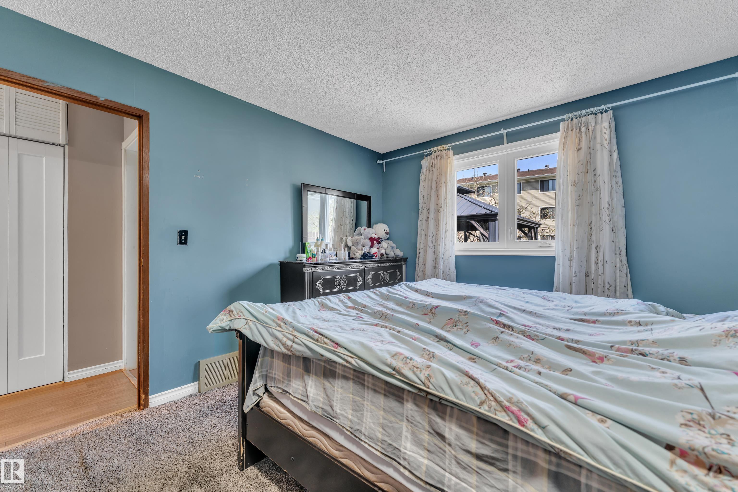 https://zimg.paragon.ice.com/ParagonImages/Property/PM/RAE/225412322/16/0/0/c671d3969d766364a2d69af005f37c22/1/0ab083c0492b4bef92f4b85a8b01670a/225412322-732EE0E3-F29C-4BCC-AB8A-C25D2F3AAEA2.JPG