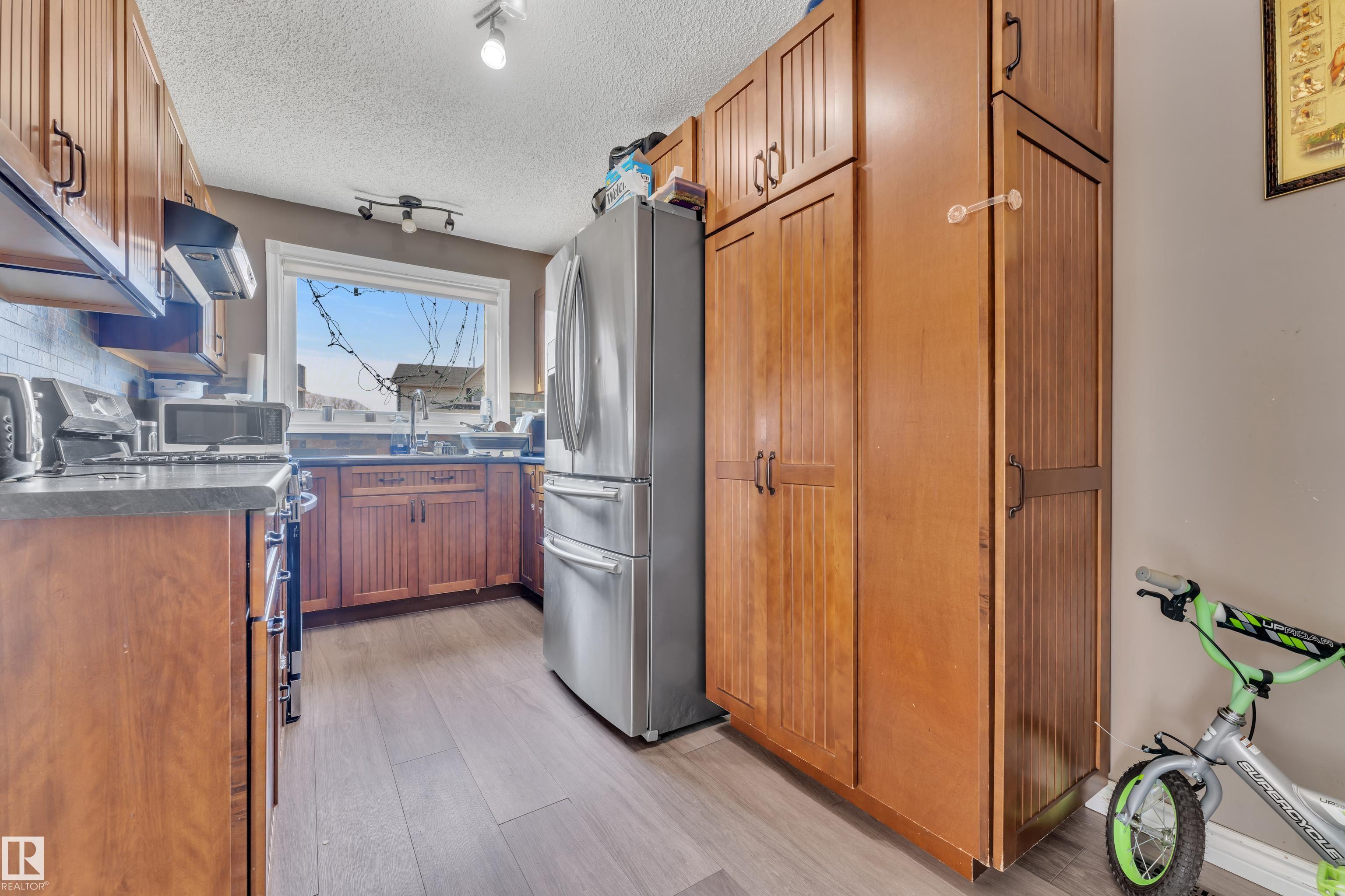 https://zimg.paragon.ice.com/ParagonImages/Property/PM/RAE/225412322/7/0/0/91dc2300880a1ab8235f619aff3e058f/1/0ab083c0492b4bef92f4b85a8b01670a/225412322-1DD90C48-4FD0-4E14-B93C-343D2C586E01.JPG